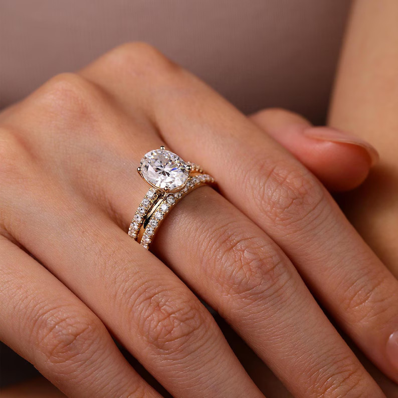 2.80 Ct Oval-Cut EF/VS1 Lab Grown Diamond Wedding Set Band Ring 14K Yellow Gold
