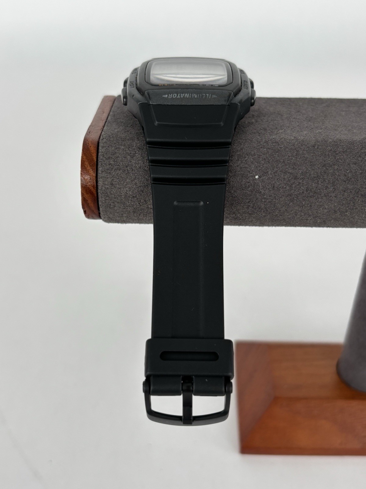 Vintage Casio Illuminator W-96H 36mm Black Digital Watch w/Band & New Battery