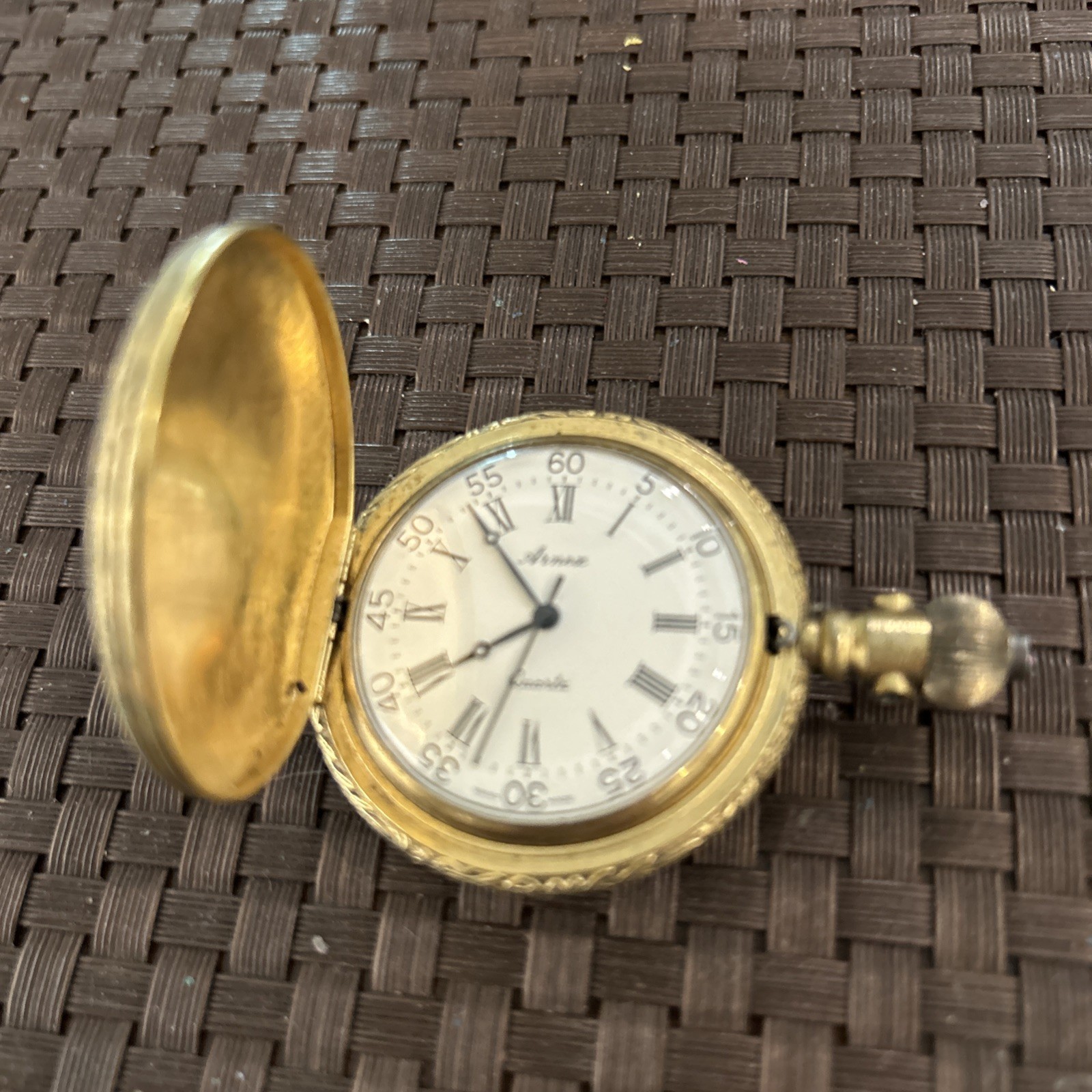 VINTAGE ARNEX BUCK FLORAL BASE METAL 484 QUARTZ SWISS POCKET WATCH.W/CASE.WORKS.