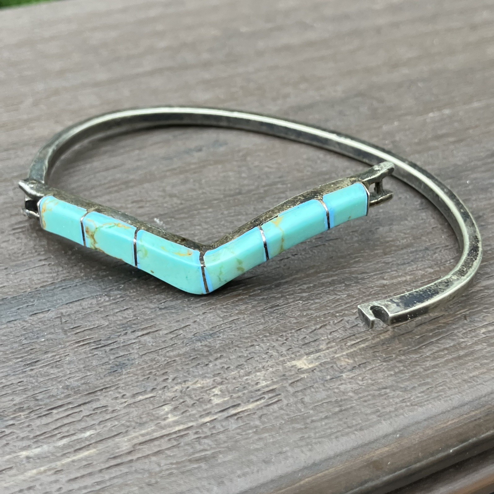 Vintage Mexico 925 Sterling Silver Turquoise Inlay 7 3/4” Hinged Bangle Bracelet
