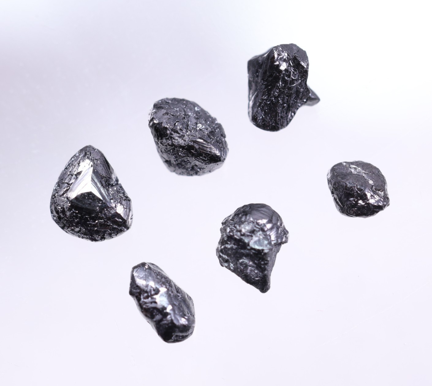 1 to 6pcs Dark Grey-Black Rough Diamond Uncut Natural Diamond for Fine Jewelry.