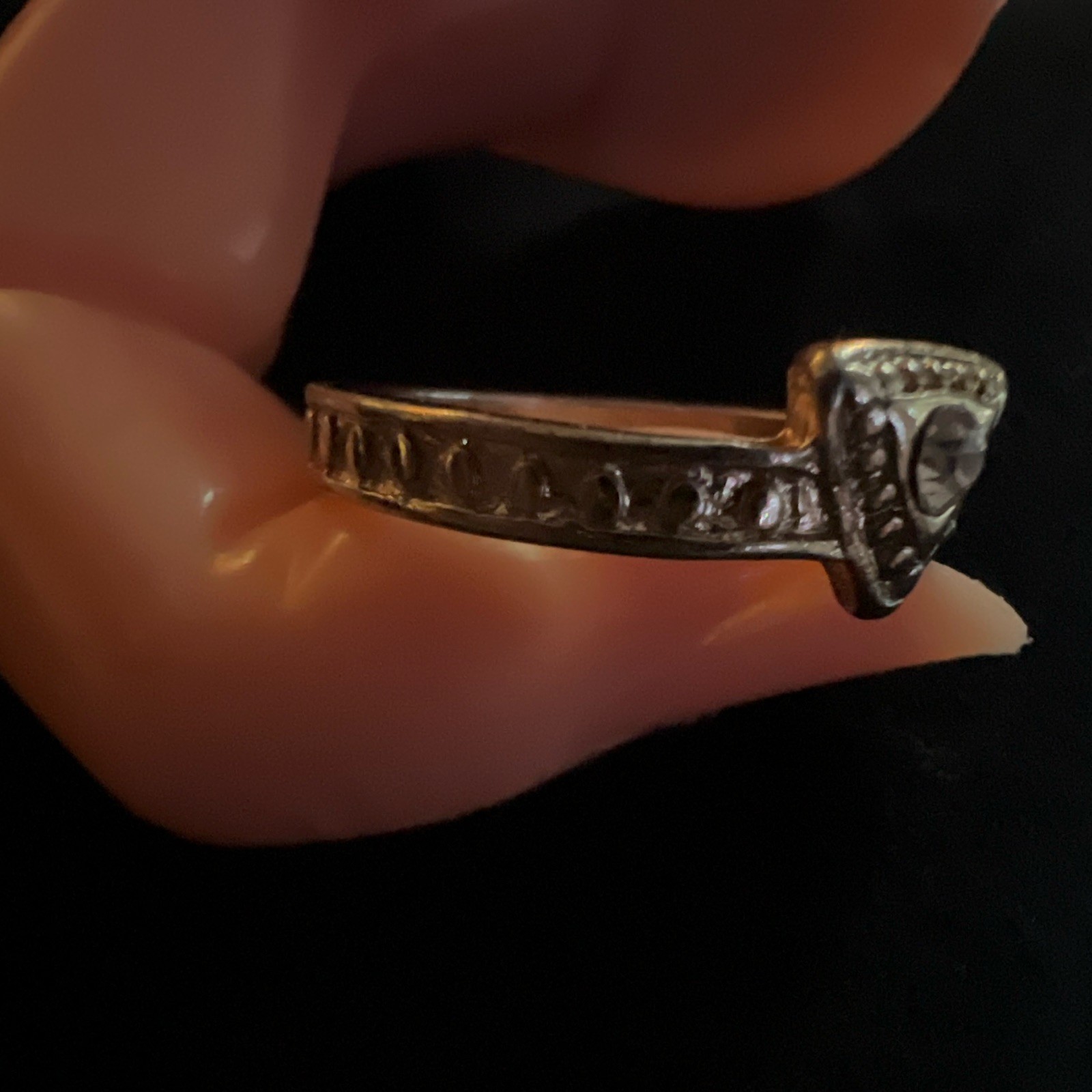 Gold Tone Band Ring Size 8 w/ White/Colorless Round Stone, Triangle Setting