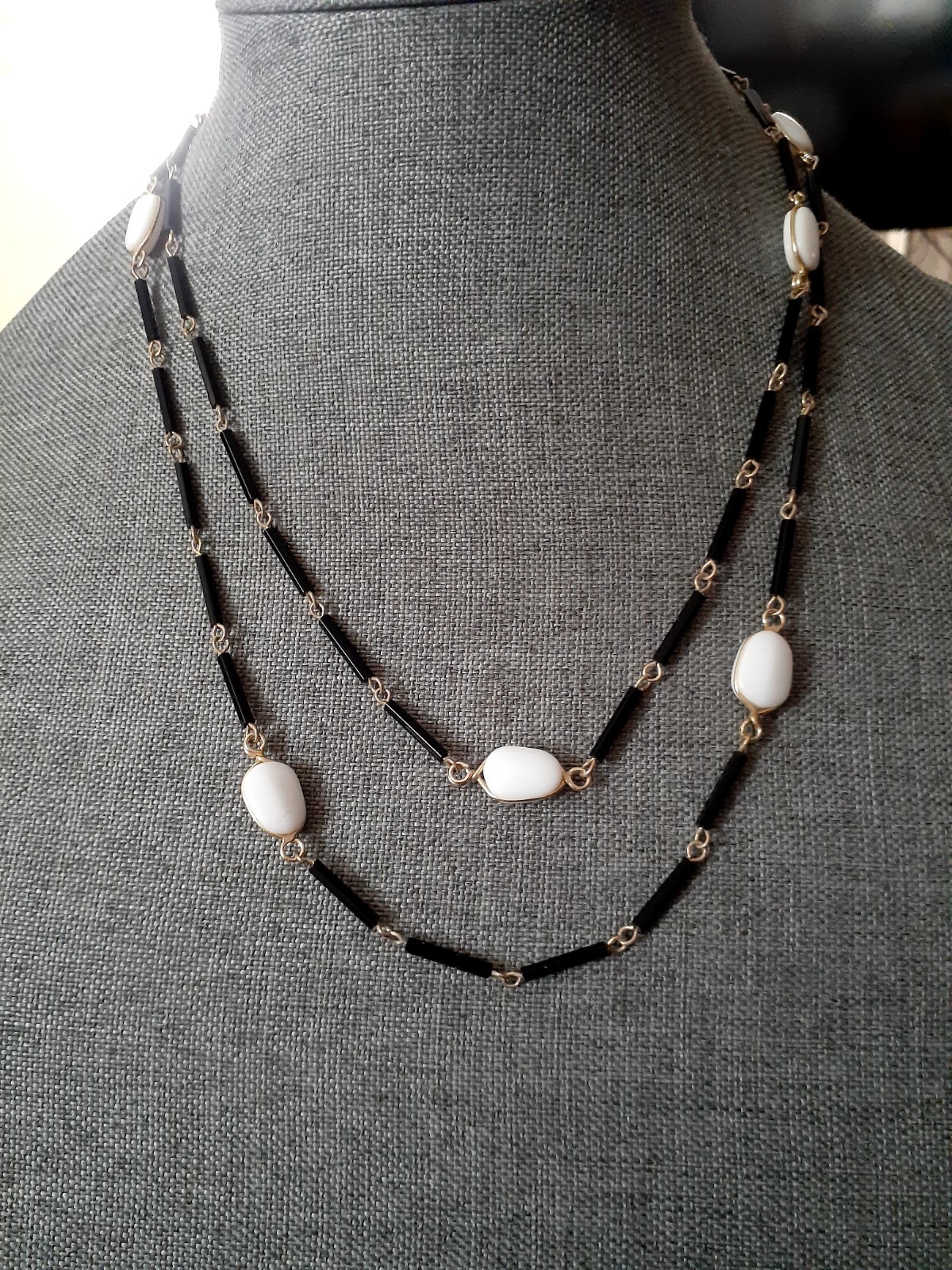 Vintage Black, gold & White lucite/glass Bead Single strand Station necklace 40″