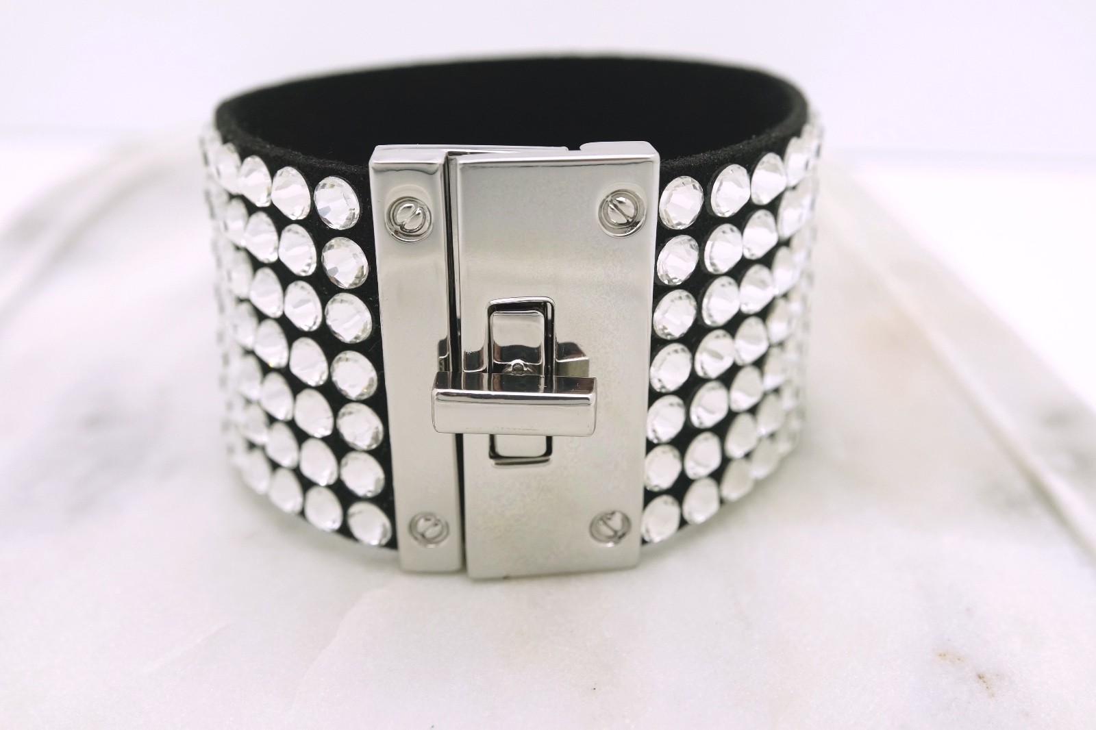 Turn Lock Bling Black Bracelet Silver Plated NEW