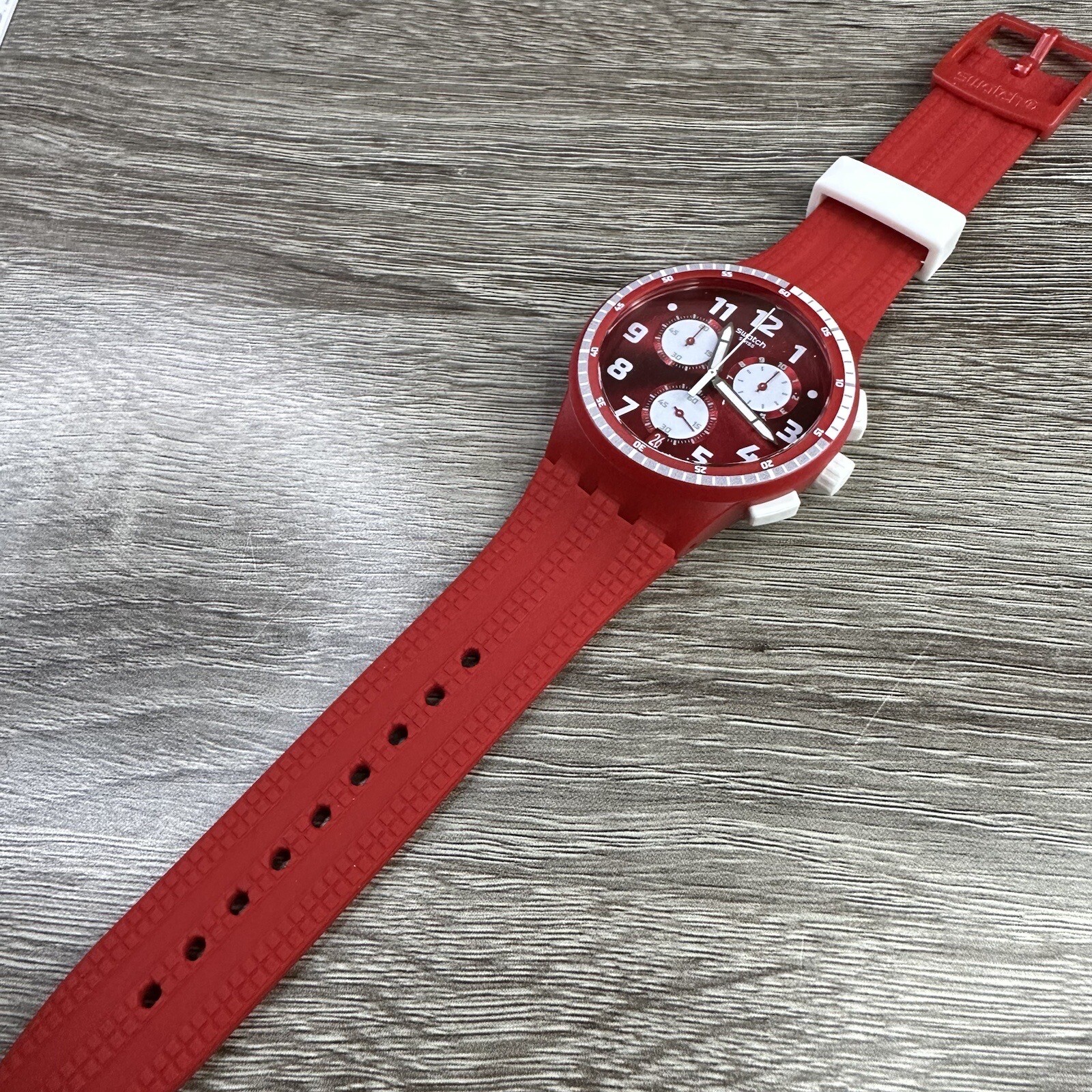 NEW✅ Swatch SPREMUTA Men Red And White Silicone Chronograph Watch 42mm SUSR403
