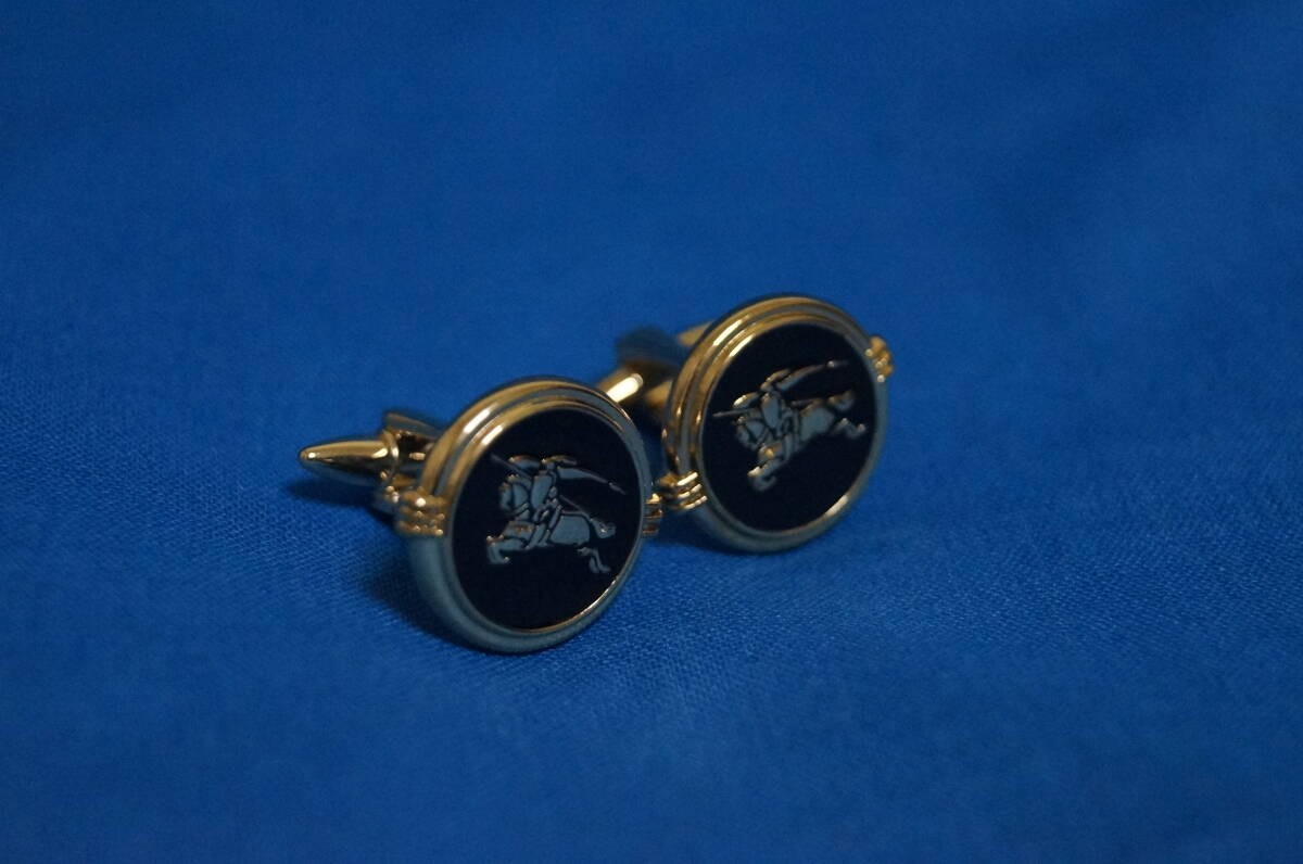 Excellent condition BURBERRY tie pin cufflinks set box