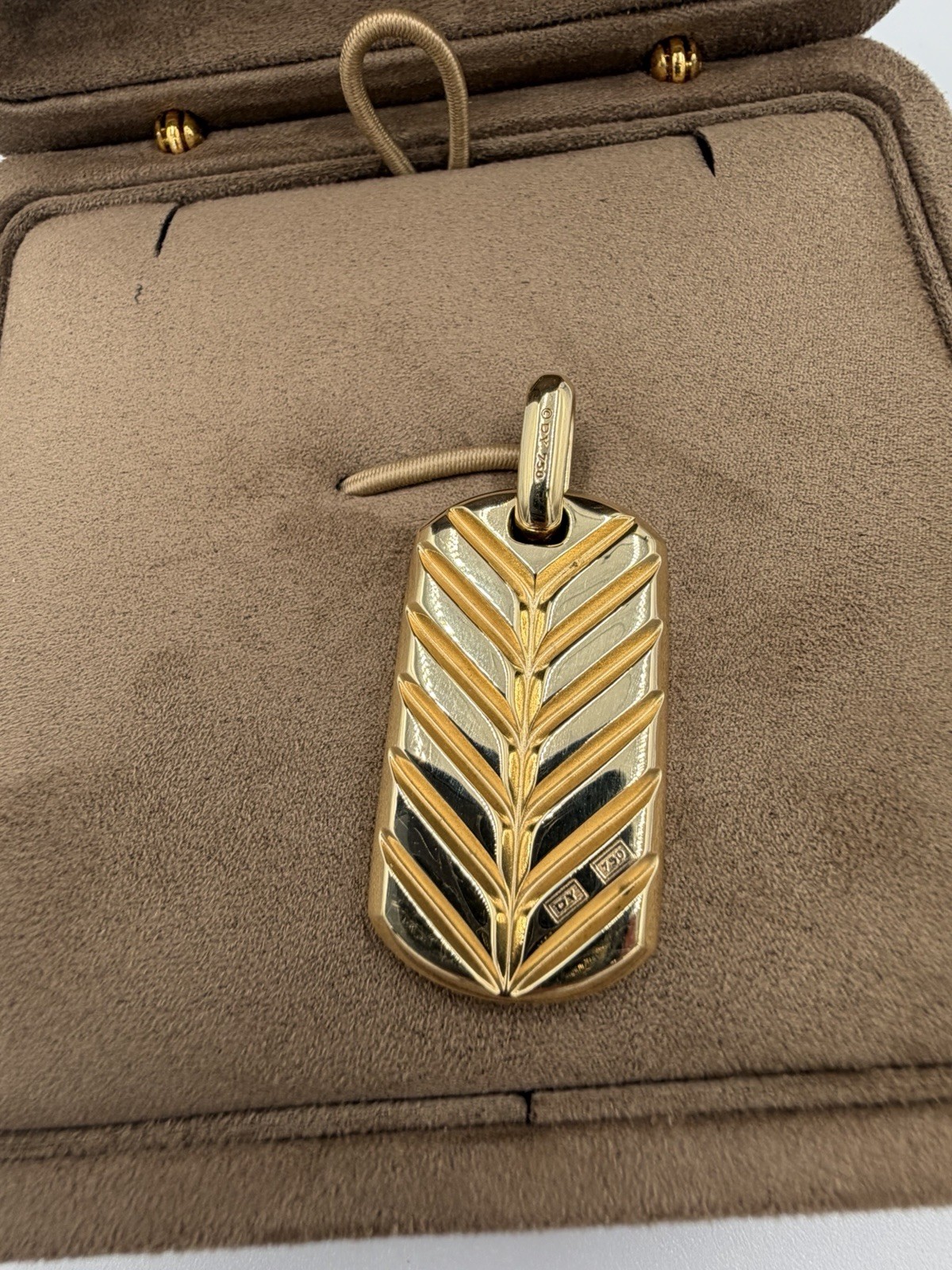 David Yurman Chevron Tag in 18K Yellow Gold with Diamonds 35mm