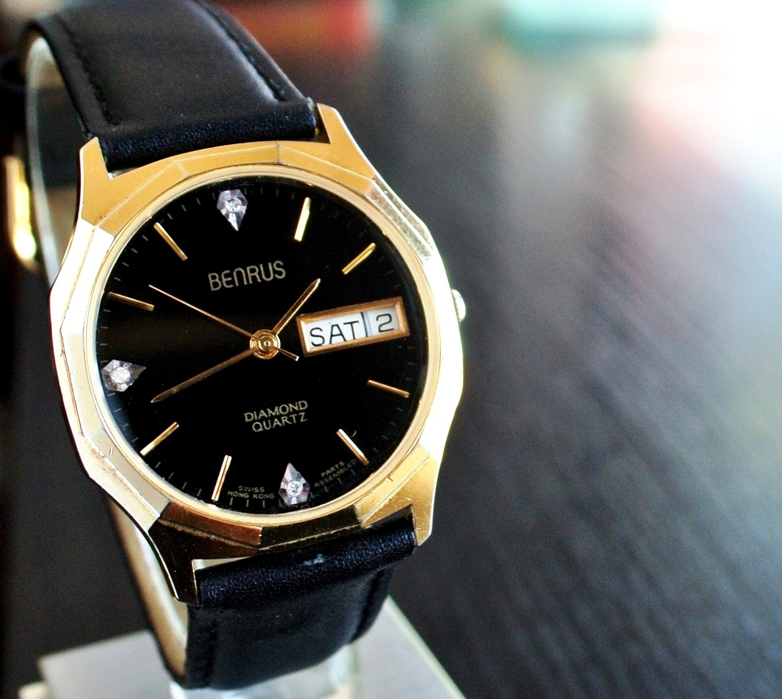 VINTAGE BENRUS DAY DATE ELEGANT DIAMOND DIAL QUARTZ MEN’S GOLDEN BLK DRESS WATCH
