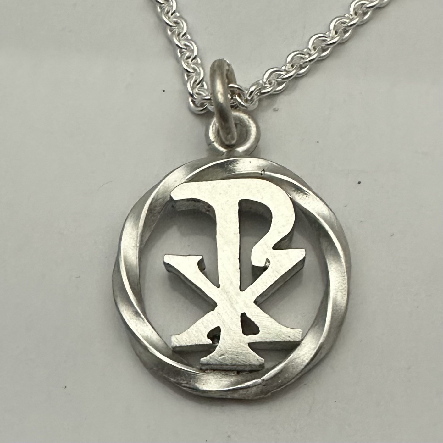 MJG STERLING SILVER CHI RHO PENDANT. + CHAIN. GUITAR. 8.5 GR. CHRISTIAN. JESUS