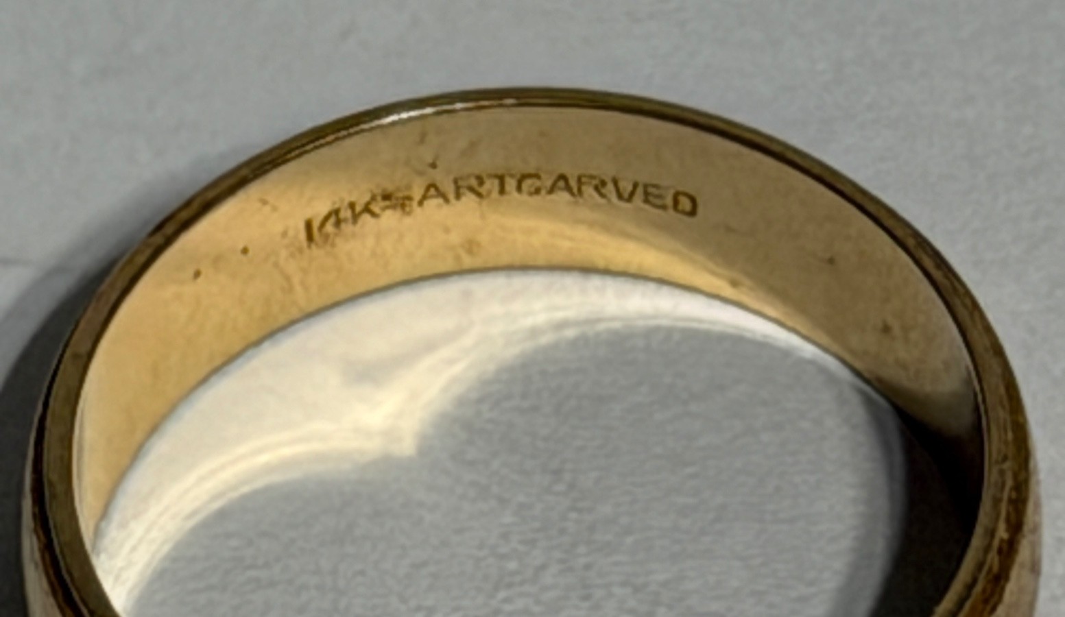 VTG 14K YELLOW GOLD ART CARVED MENS 5.8 MM WEDDING BAND RING 5.6 GRAMS SIZE 11