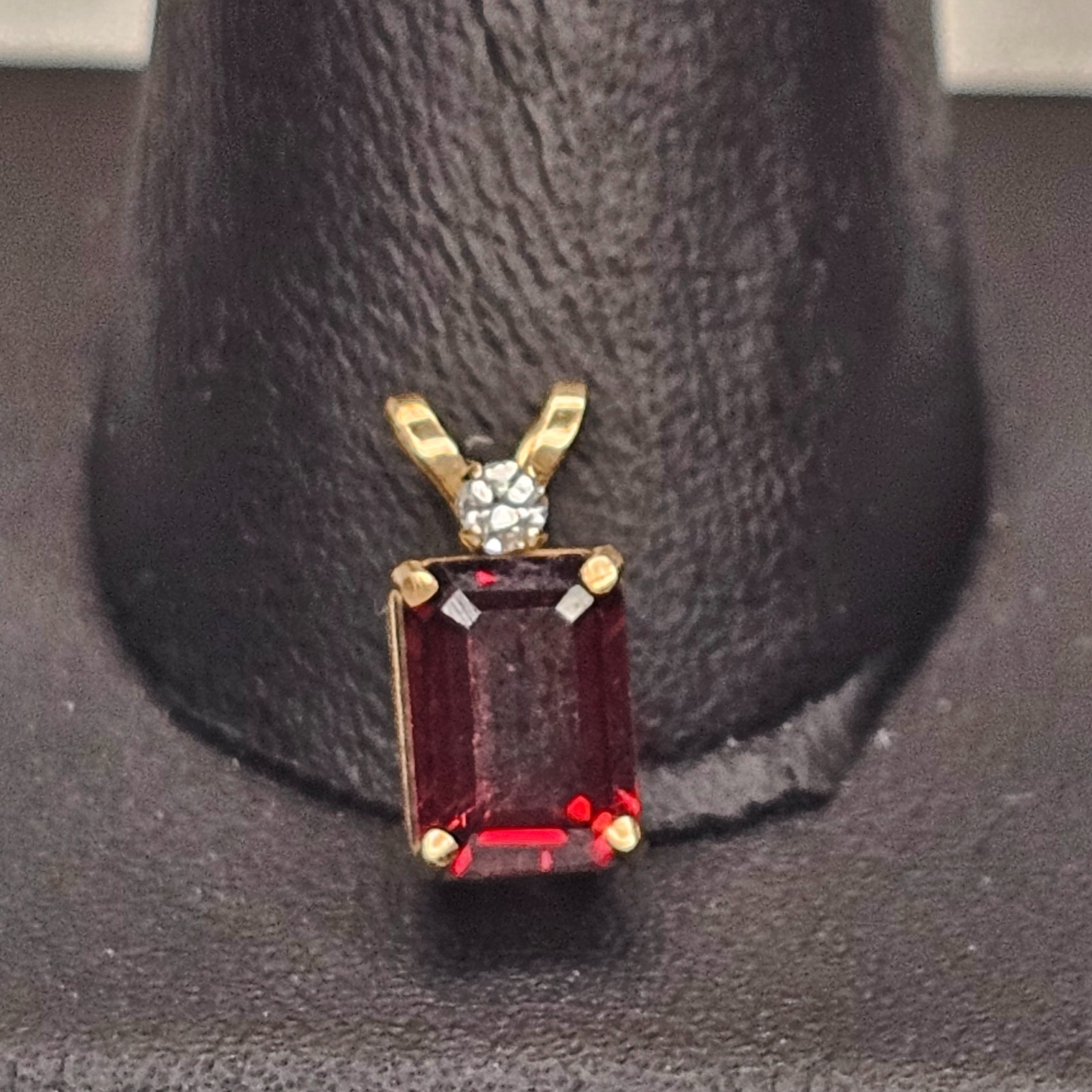 Vintage 10K Gold Emerald Cut Garnet Pendant 7x5mm January Birthstone Estate