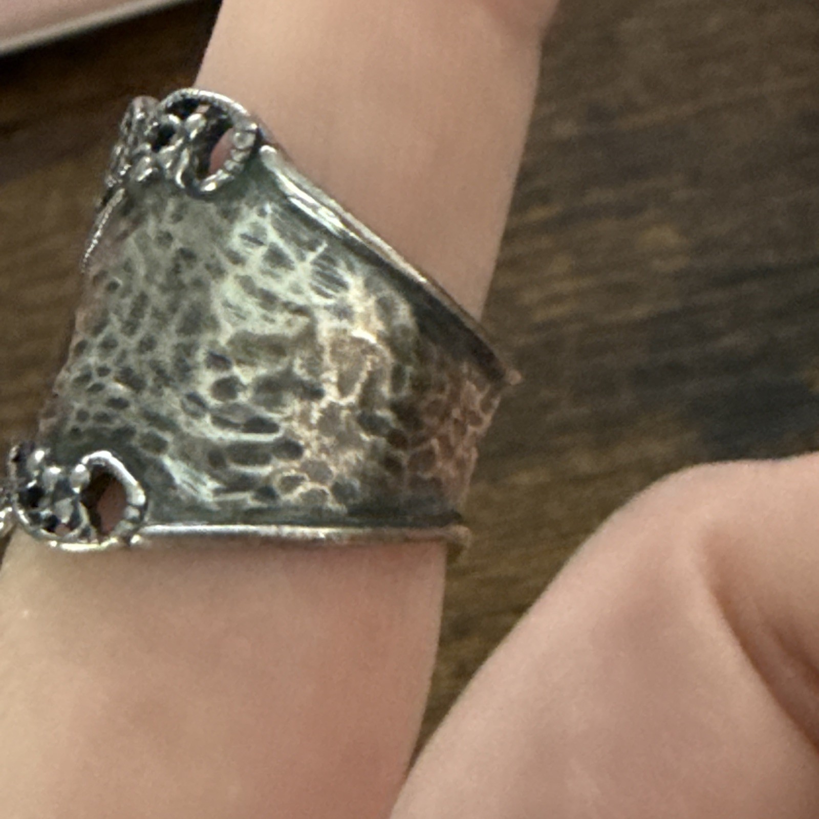PZ PAZ Israel 925 Sterling Silver Hammered Scroll Work Cigar Band Ring Size 8.25