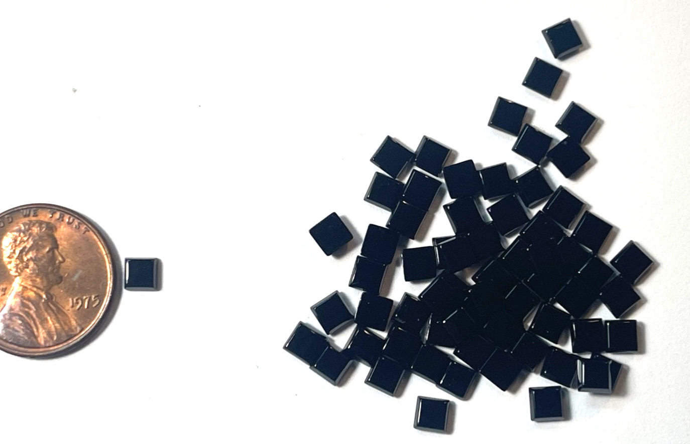 FIVE (5) PIECES BLACK ONYX 4 MM SQUARE FLAT AS PICTURED BELOW WHOLESALE!!!