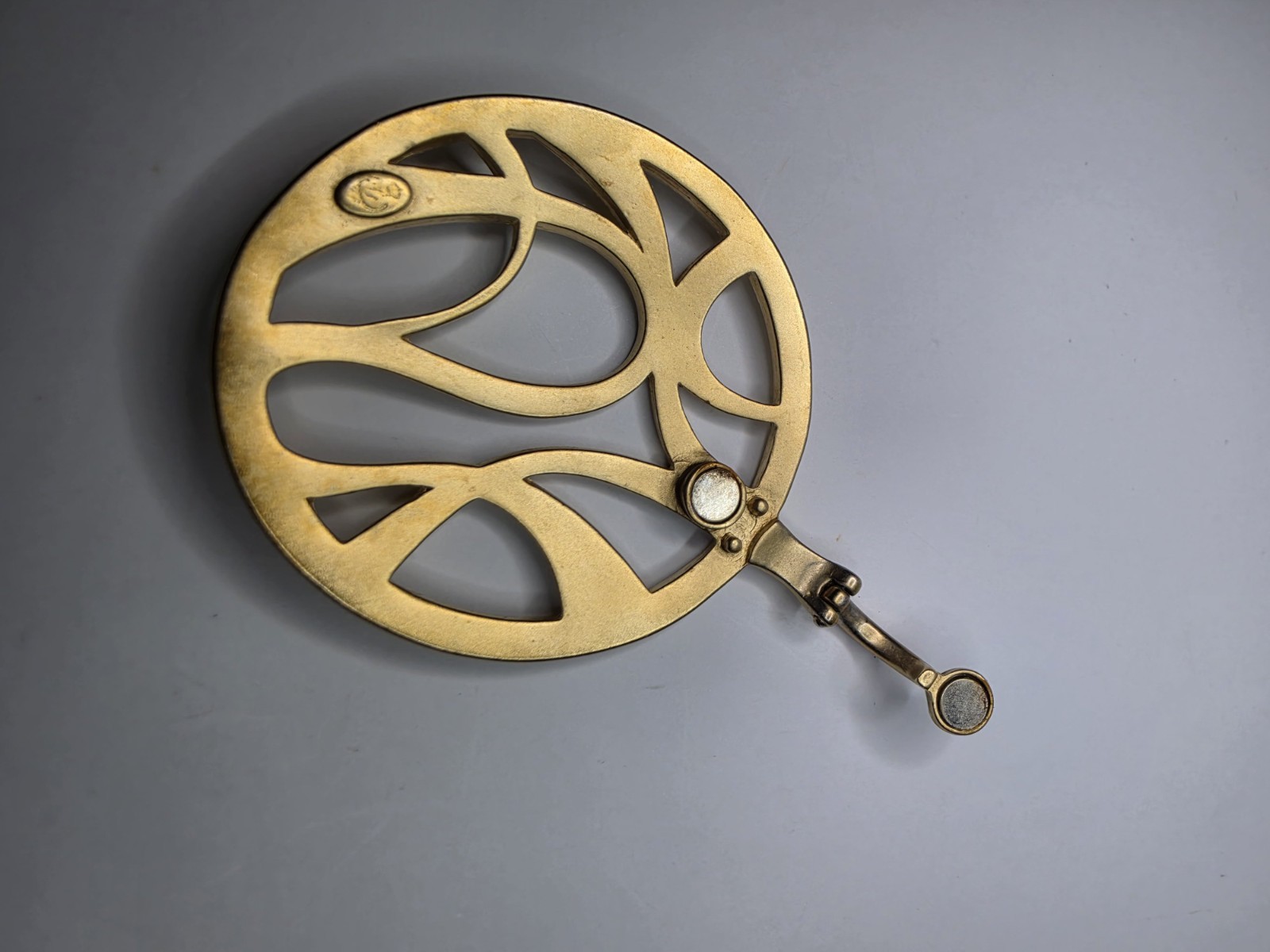 Premier Designs Pizazz Pendant Gold Tone Swirl Design