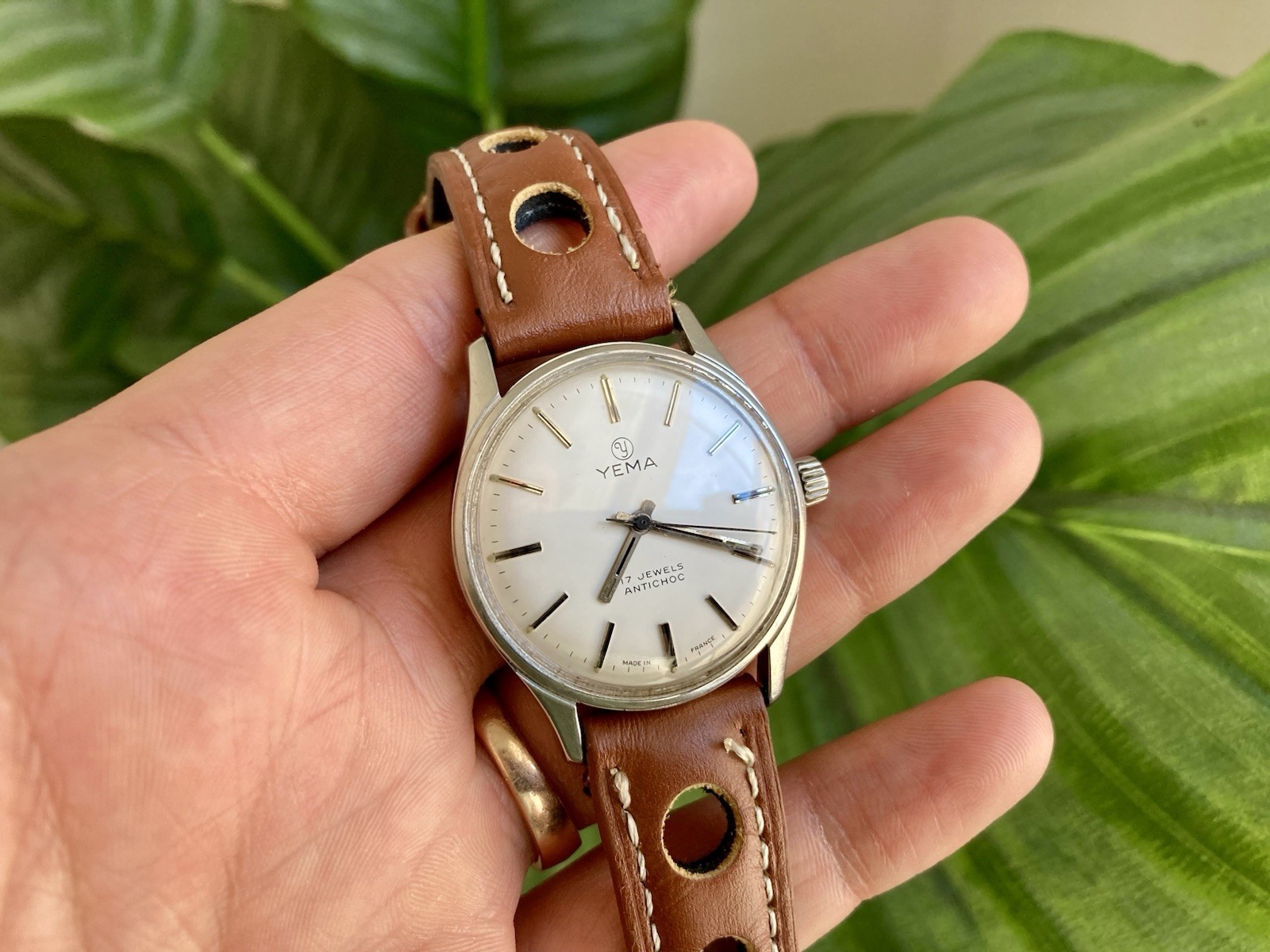 Rare Vintage Yema Mens Mechanical Wrist Watch RUNS WELL France 1960s Steel