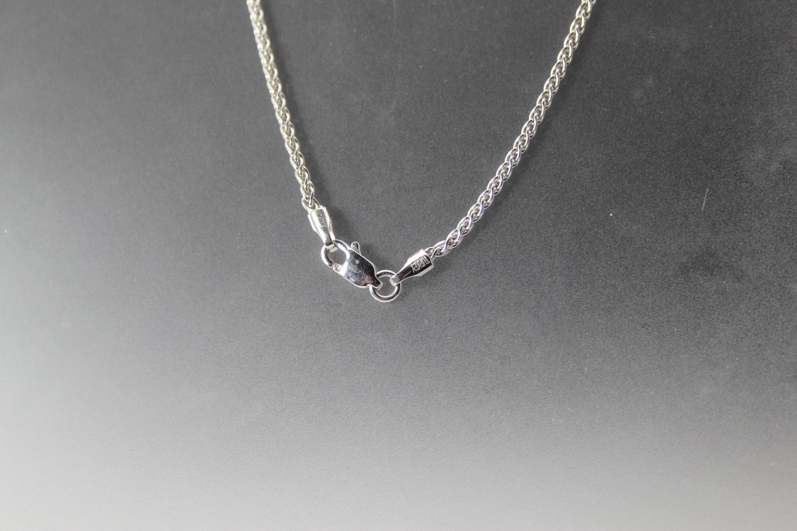 14K White Gold Wheat Chain Necklace 5.4 grams 20″ long, 1/16″ wide (NEC5973x)
