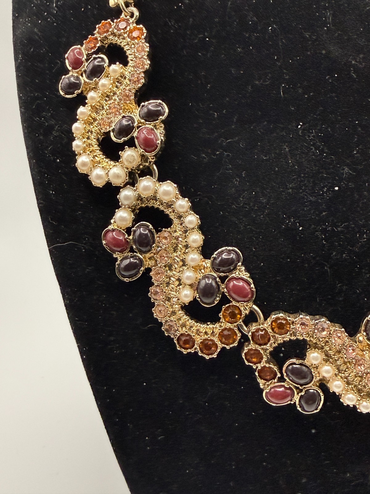 Ann Taylor 18 inch Gold Tone Crystal Faux Pearls Statement Necklace VGC