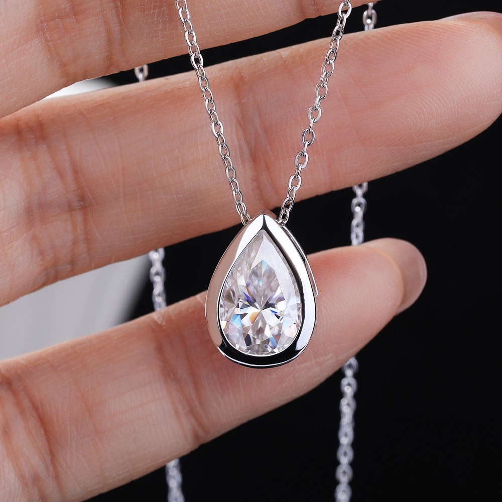 1-4CT Pear Cut Moissanite Solitaire Pendant Necklace 925 Sterling Silver Chain