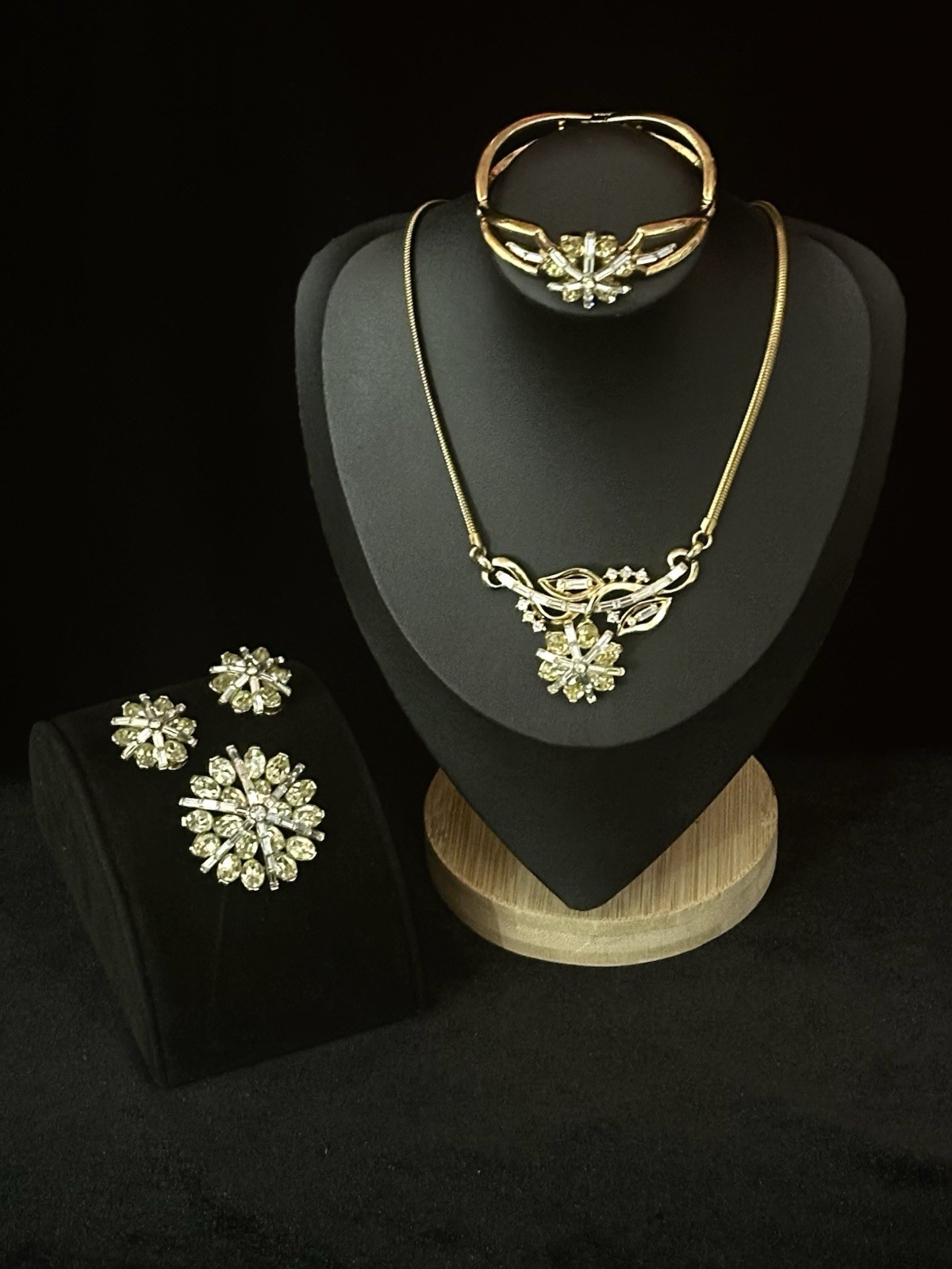 TRIFARI “Jonquil-Starburst” Set 1953 Light Topaz Rhinestone Gold A. Philippe