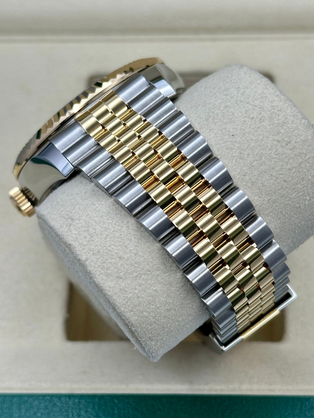 Rolex 336933 2025 Black Dial Box & Papers