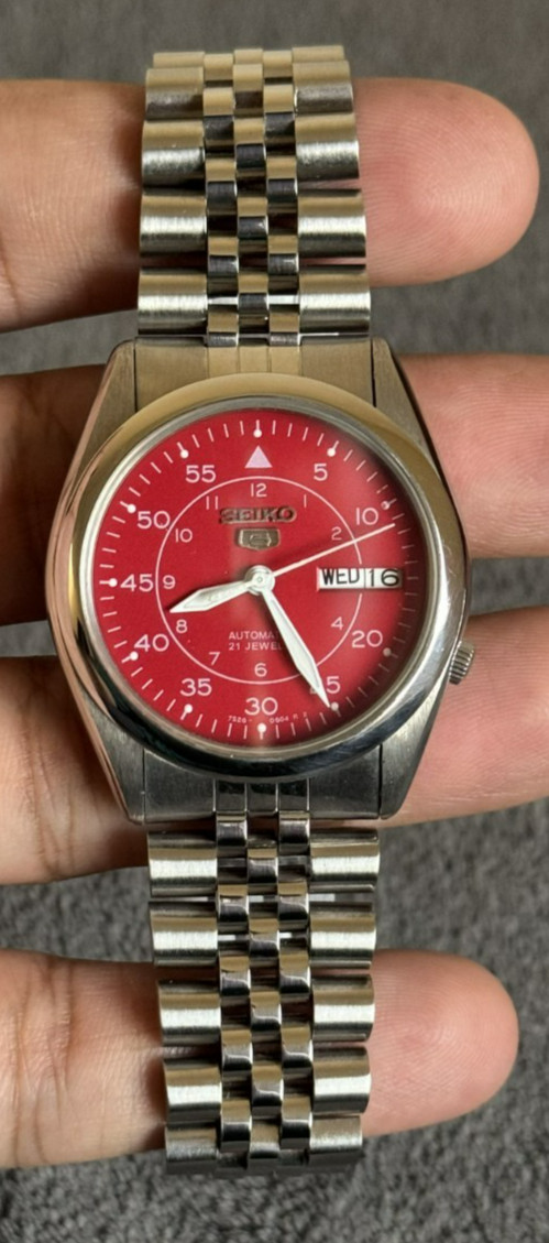 Seiko 5 Automatic 7S26-064R Red Dial Day-Date 21 Jewels Men’s Vintage Watch
