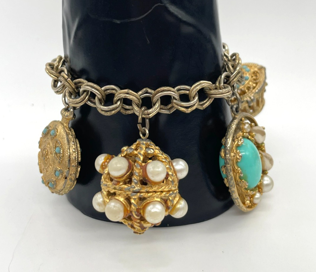 VTG Etruscan Style Faux Pearl Turquoise Gold-tone chunky charm fob bracelet 7″