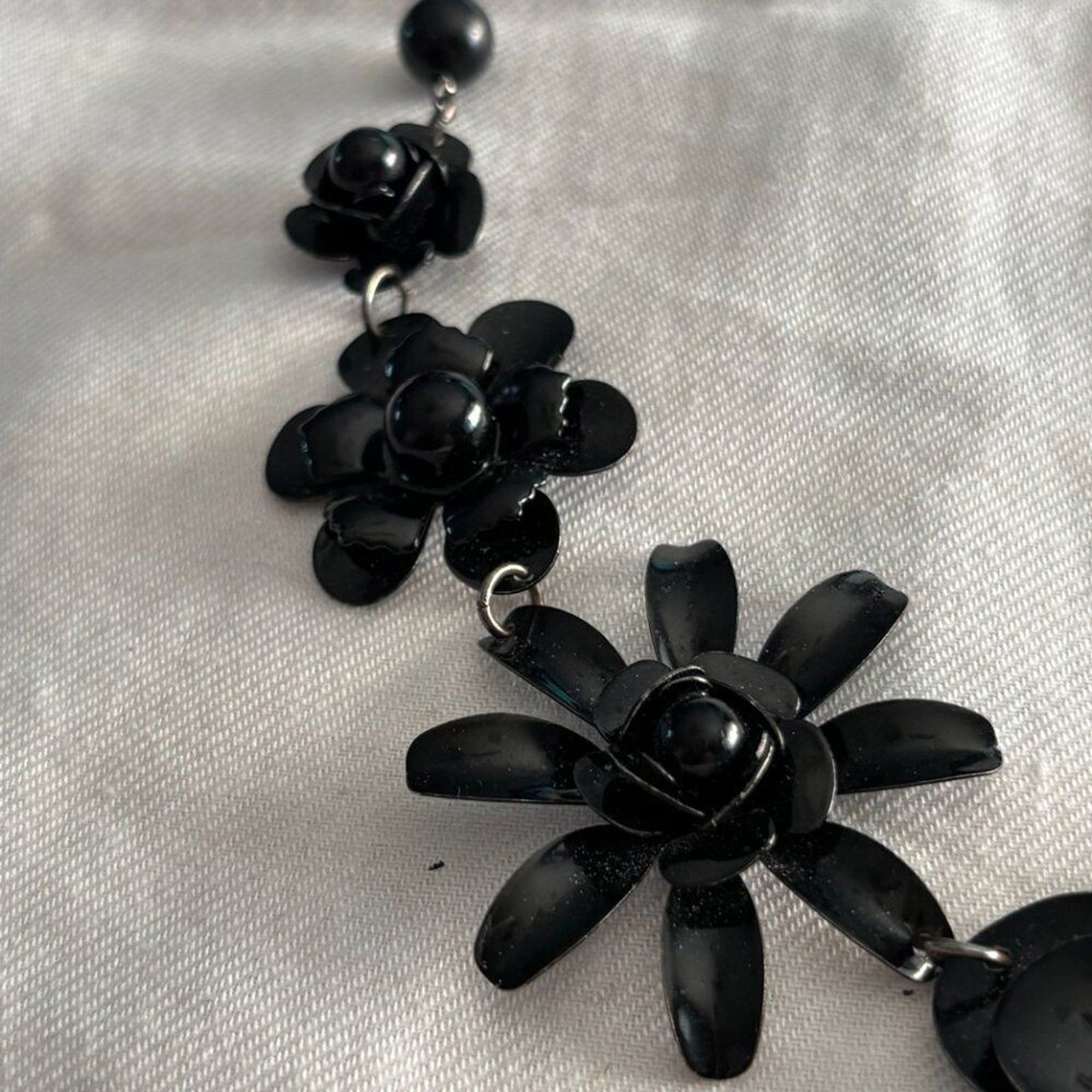 Claire’s Black Enamel Flower Statement Necklace Floral Bib Gunmetal Chain