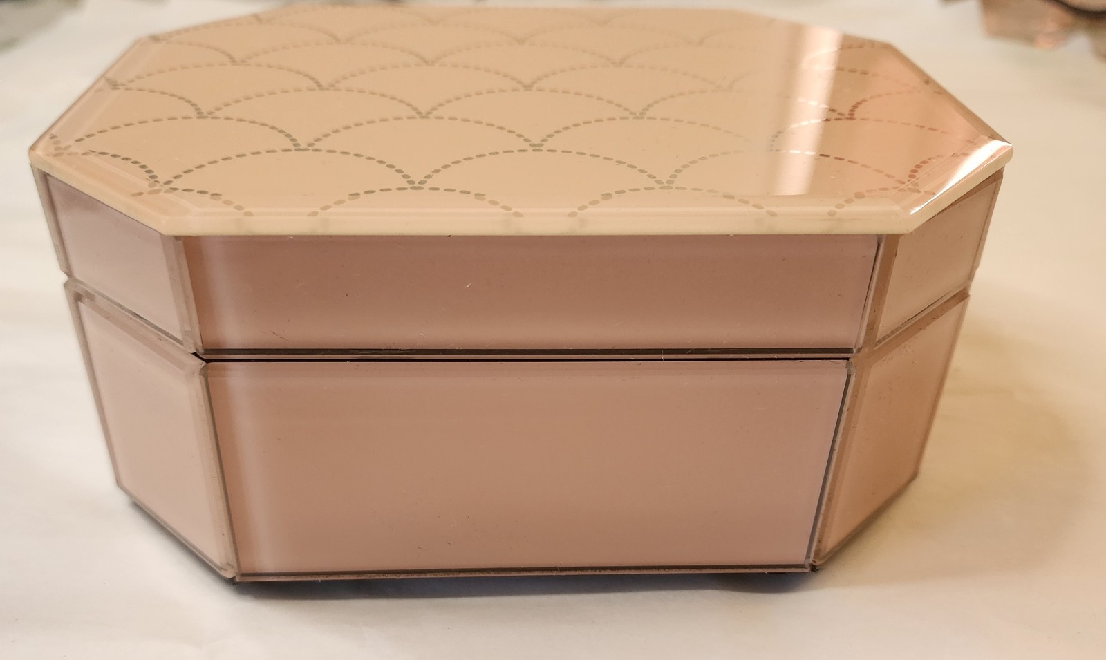 Cynthia Rowley NY Mirrored Glass Jewelry Box Pink Octagon Scallop Trinket Case