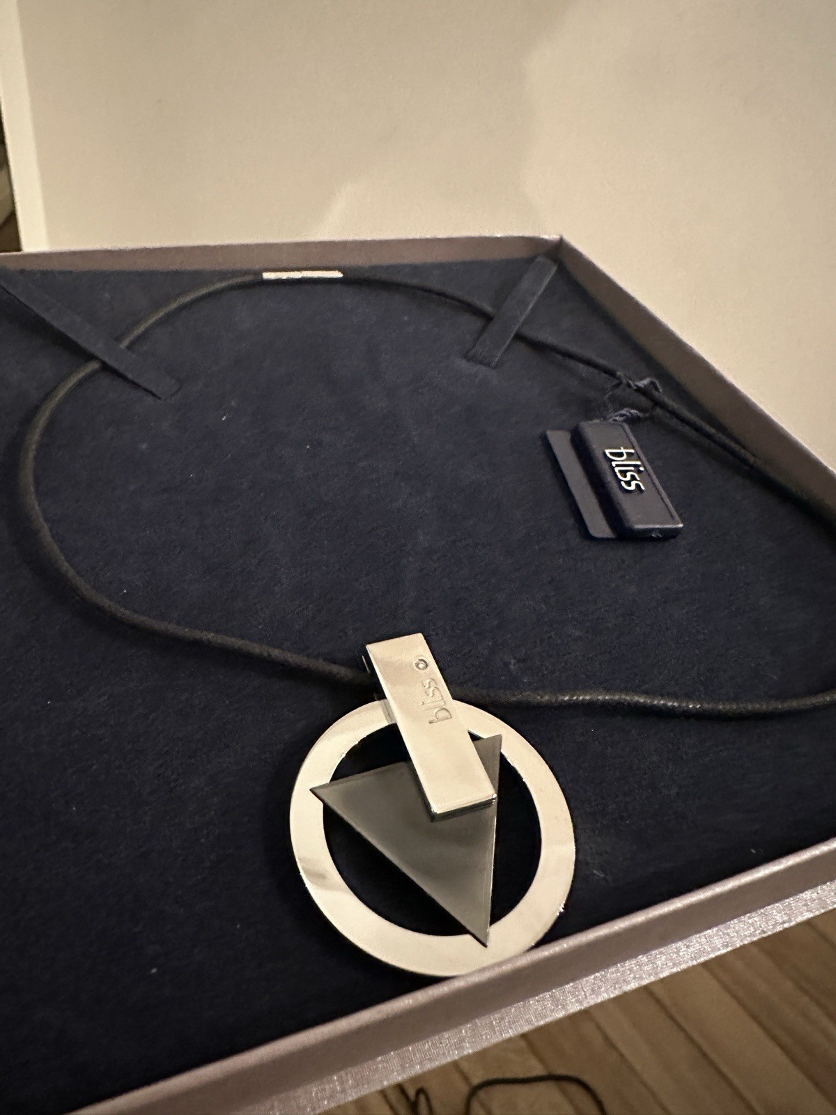 BLISS JEWELRY TUB NECKLACE – NEW – RARE – ORIGINAL – K13451 – Vasco Necklace