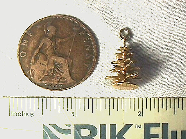 “Christmas Tree” Charm Vintage 1950s 14K Solid Gold, 1″ X 9/16″, 3.2 Grams,