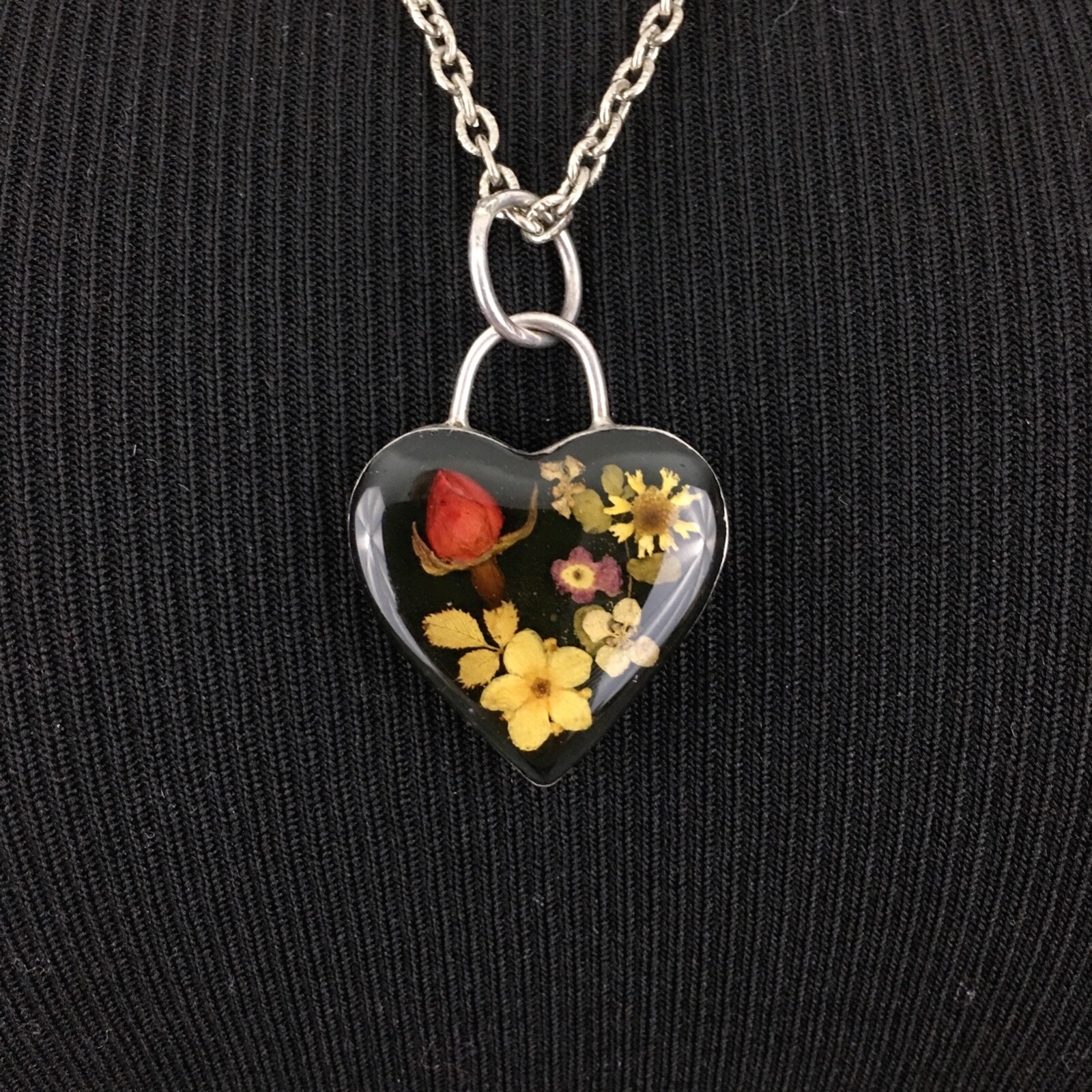 JULE dried flower necklace – sterling silver heart pendant on silver-tone chain