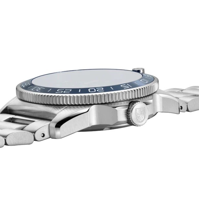 Luminox Men’s Pacific Diver Automatic Dive Swiss Watch – XS.3104 NEW