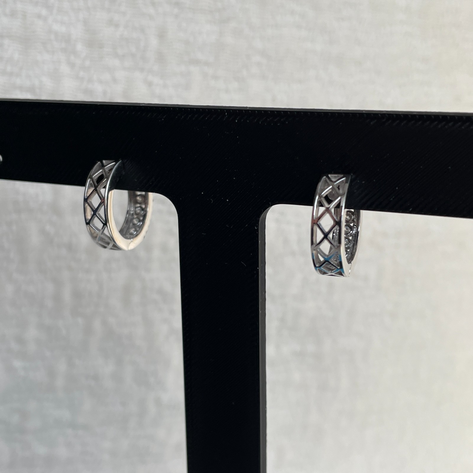 1.0 CTTW Natural Diamonds, 10K White Gold Huggie Hoop Earrings, 4.2 grams – NEW!