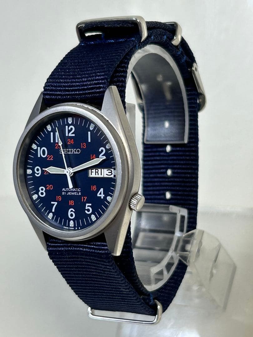 SEIKO Slim and Lightweight Boys’ Military Watch 7S26-3060 Navy
