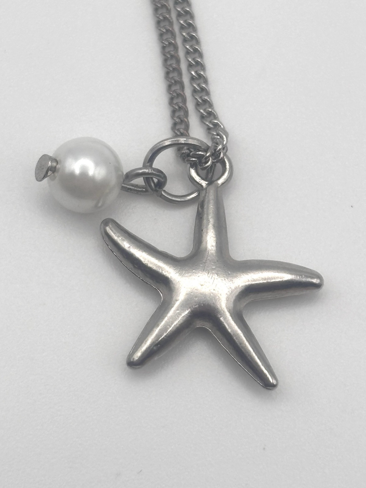 Starfish Simulated Pearl Pendant Necklace Silver Tone 19.5 19 1/2 Inches