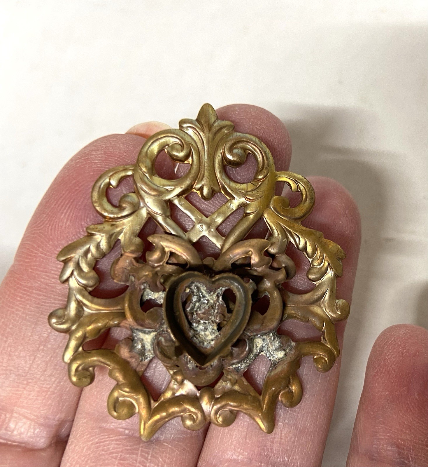 20 RAW BRASS LAYERED STAMPINGS, FOR JEWELRY & CRAFTING-PARTS-heart setting