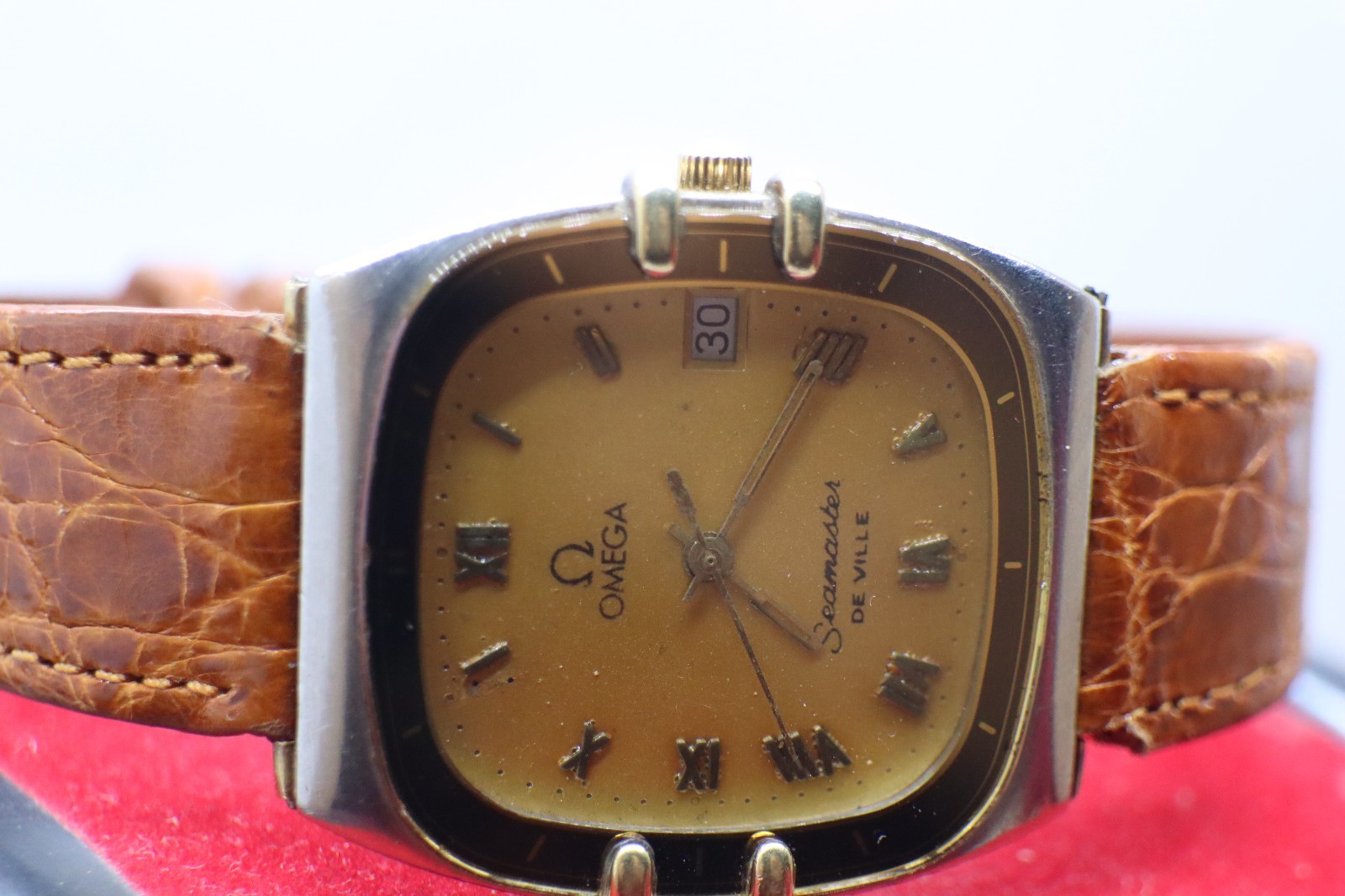 Omega Seamaster De Ville 1431 Vintage Quartz Date Swiss Made Men’s Watch