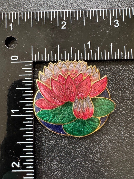 VTG Cloisonne Enamel Lotus Flower Brooch Pin Gold Tone Mid Century Asian Revival