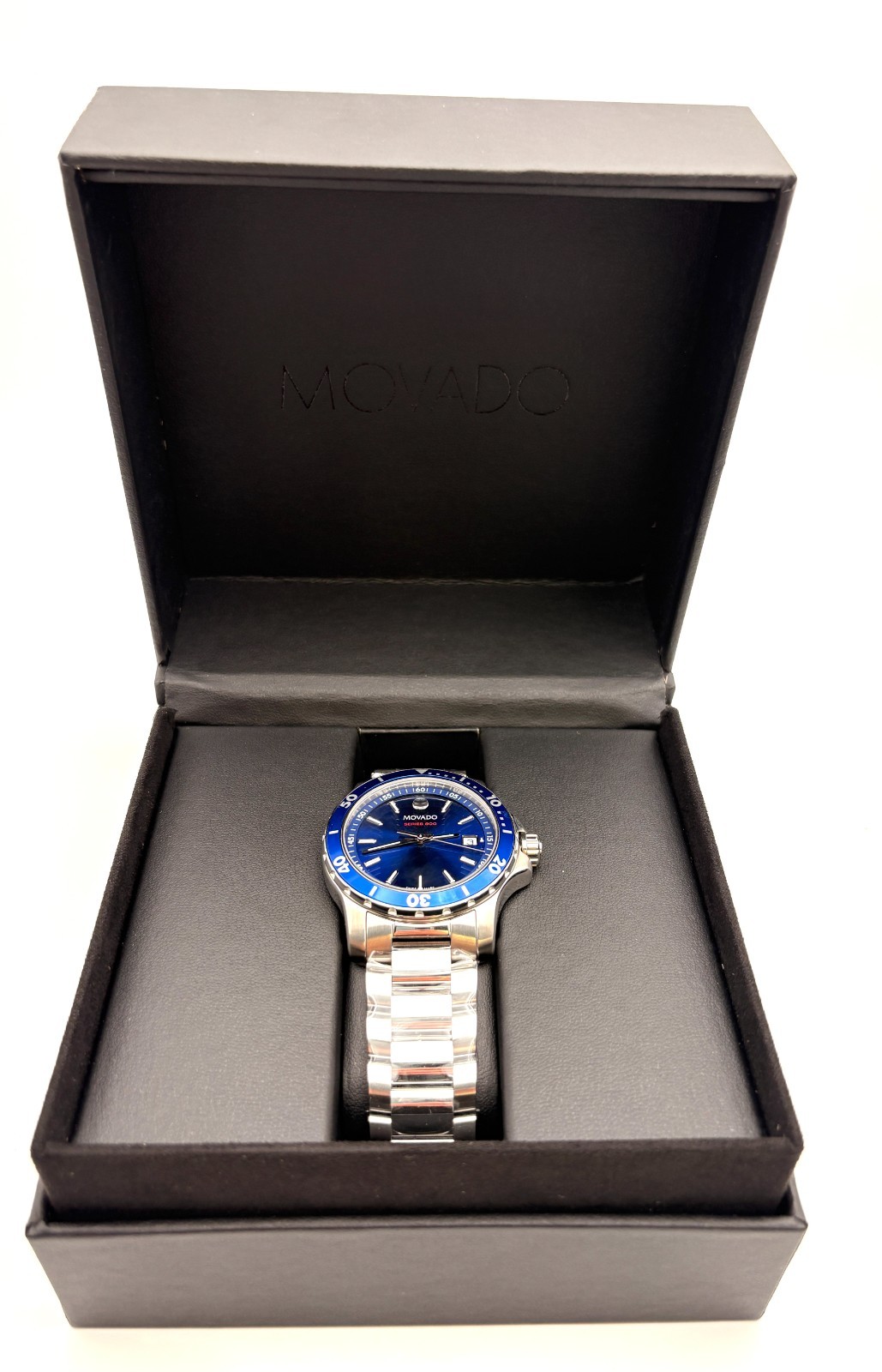 MOVADO 2600137 Series 800 Stainless Steel Blue Dial Men’s 40mm Quartz Watch