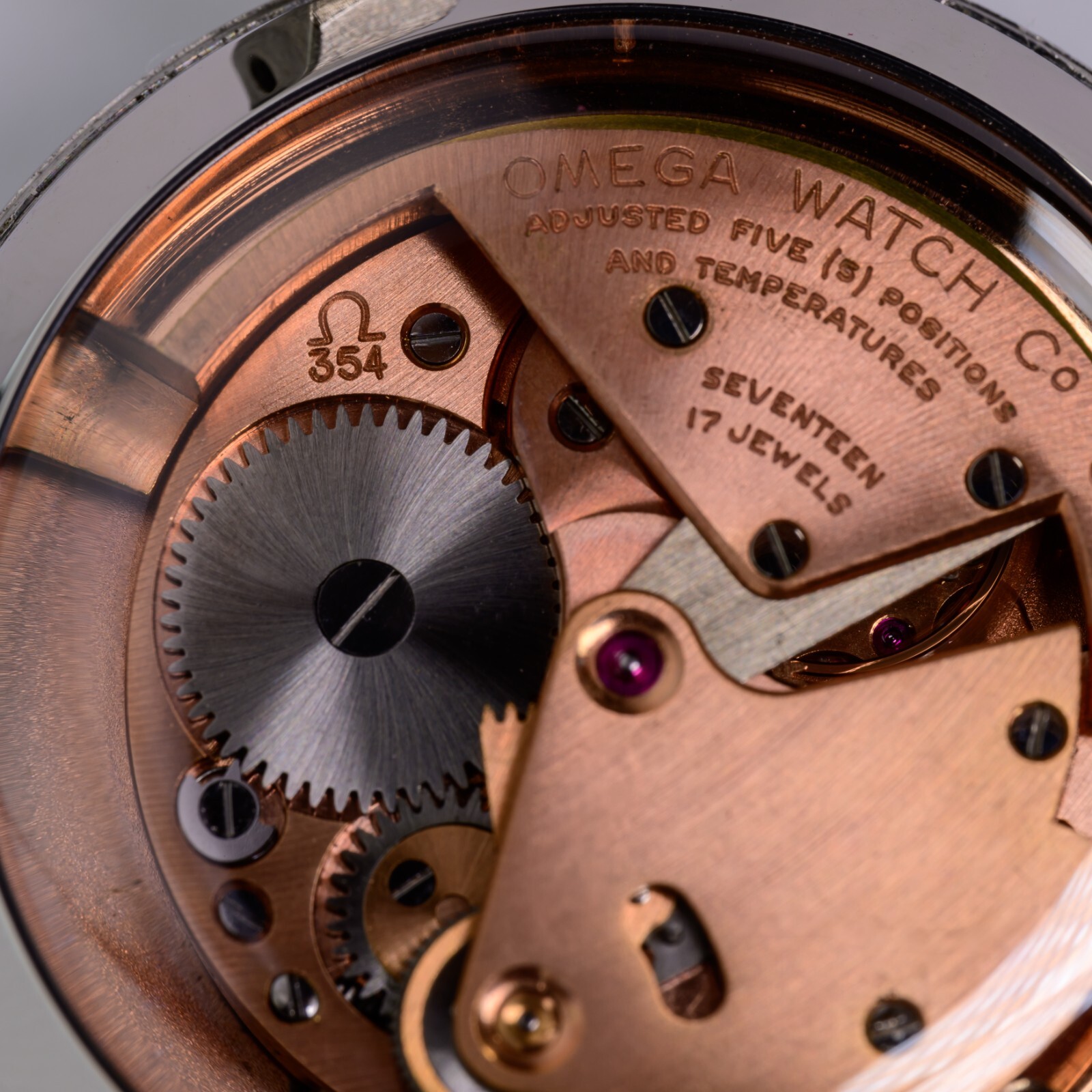 Snap-Back Sapphire Exhibition Caseback for 1950s Seamasters and Constellations