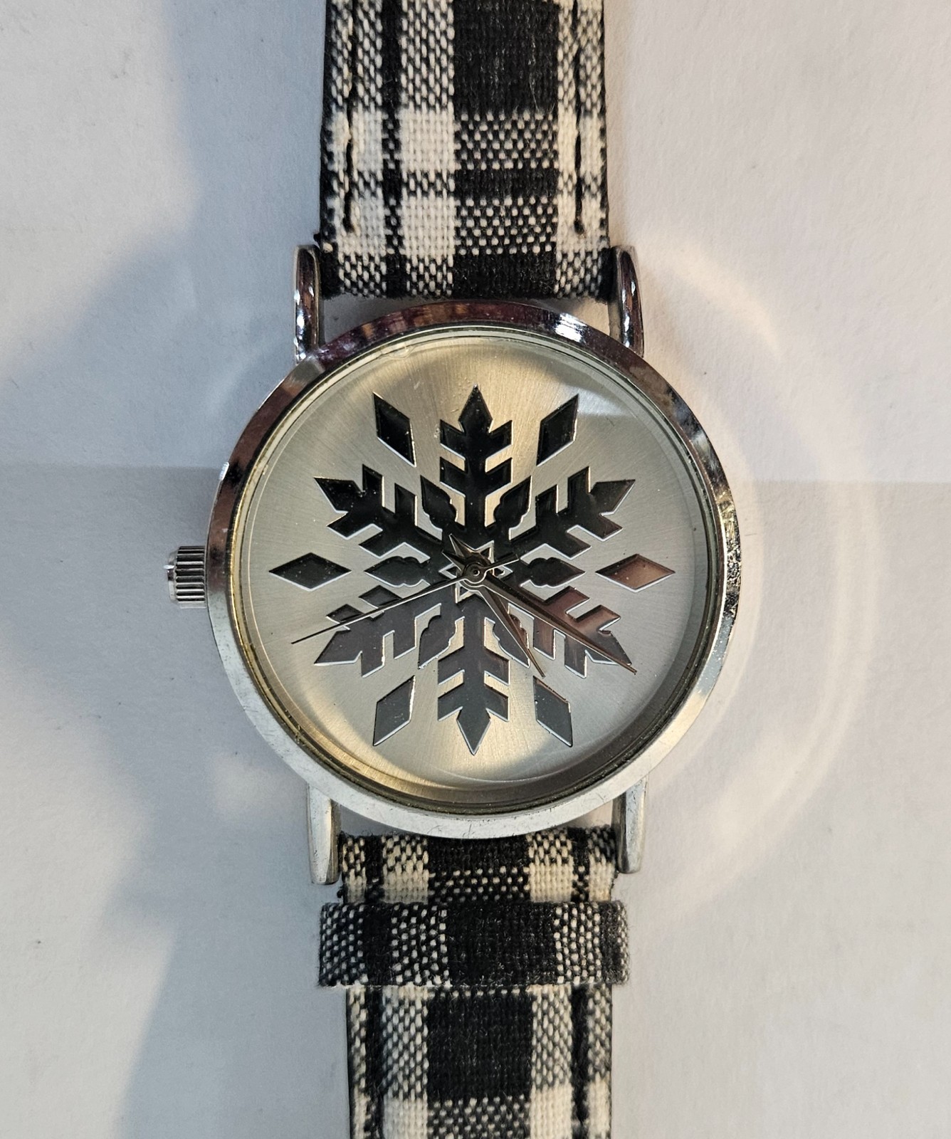 C&B SNOWFLAKE Watch V377 w Plaid Band NEEDS BATTERY
