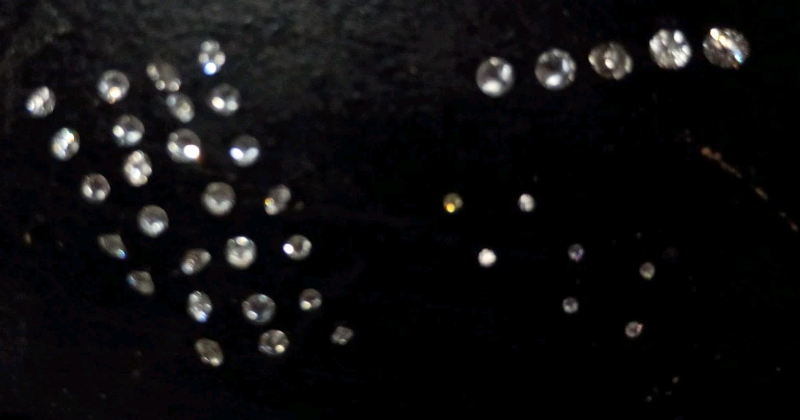 1 Ct Round Lab Grown Diamond E VS1 IGI Cert + Bundle Lot 38 Baby Diamonds Melee