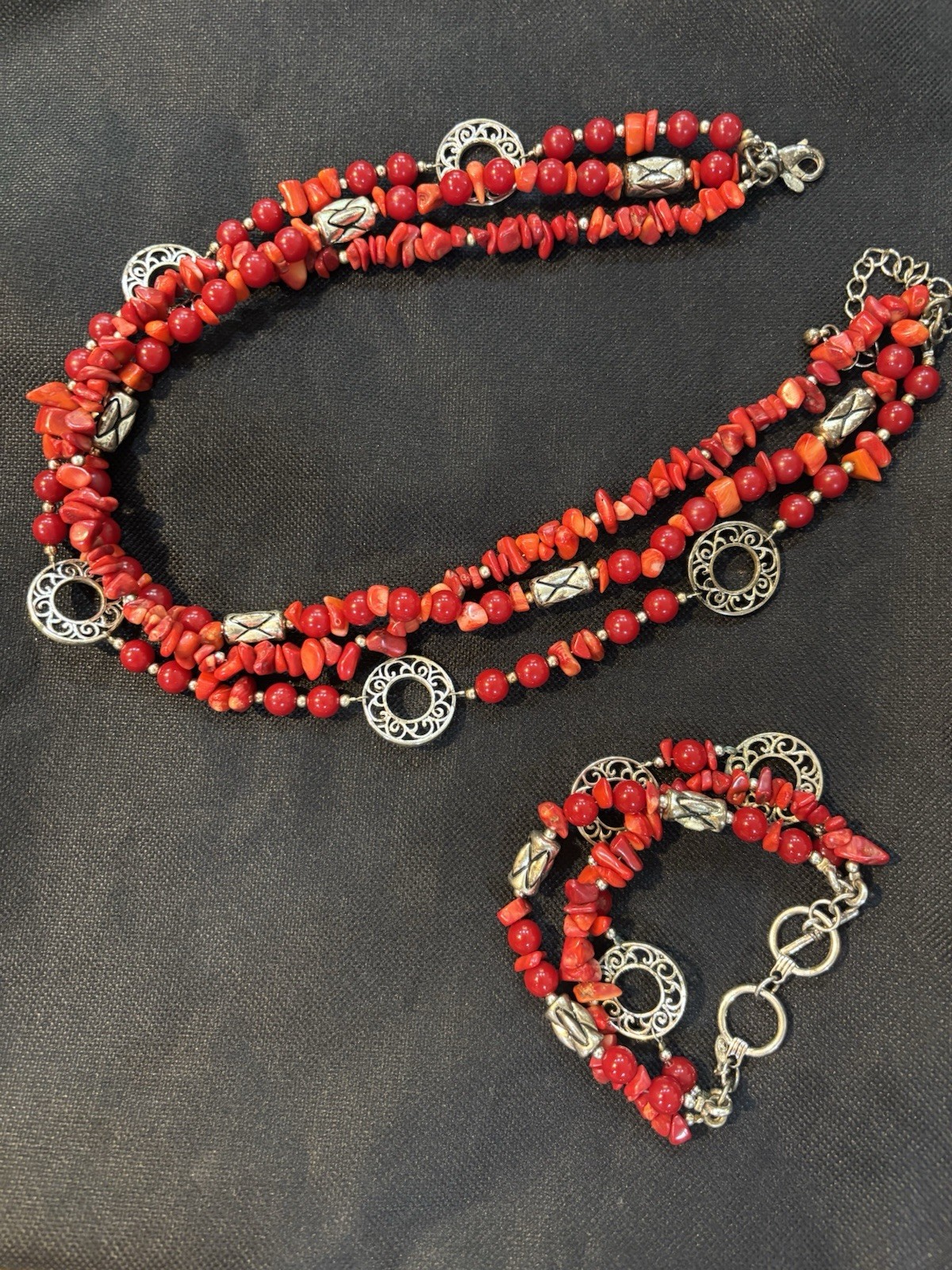 Red Chip Stone Beaded Necklace & Bracelet Set, Adjustable, Silver Tone