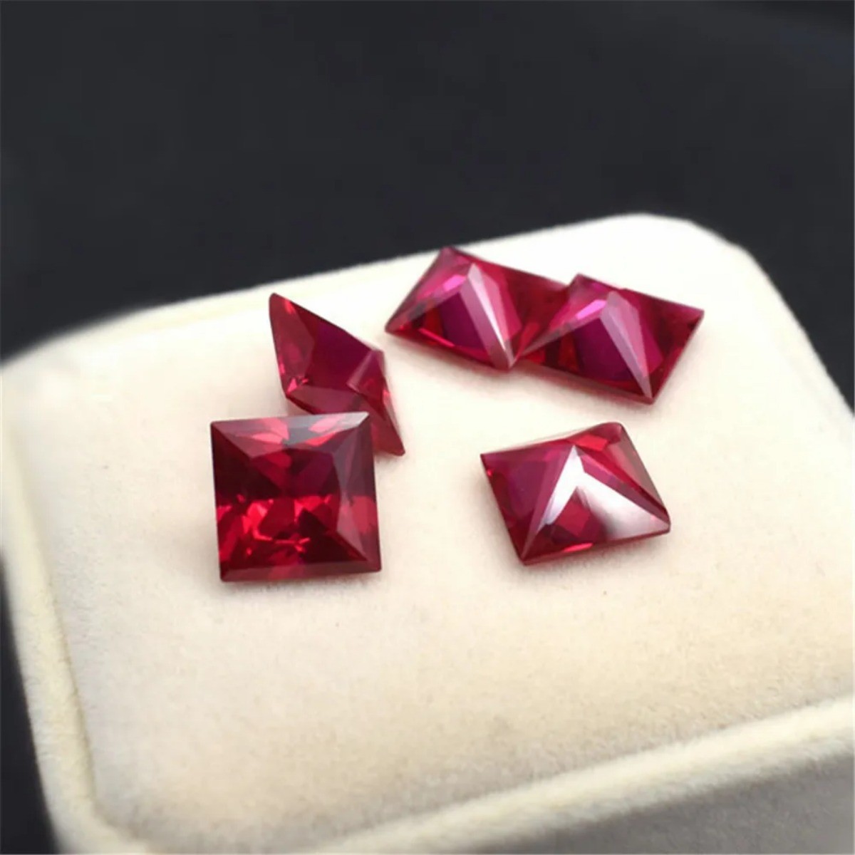 Blood-red Ruby Mohs Hardness 9 Princess Cut Ruby Gem Square Faceted Gemstone