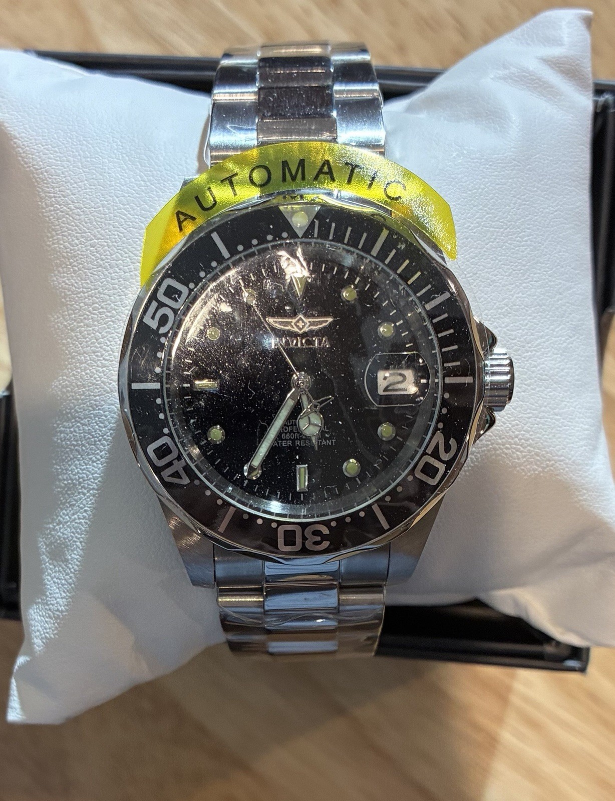Invicta Pro Diver Men’s Automatic Date 40mm 200m Black Dial Silver Bracelet Box