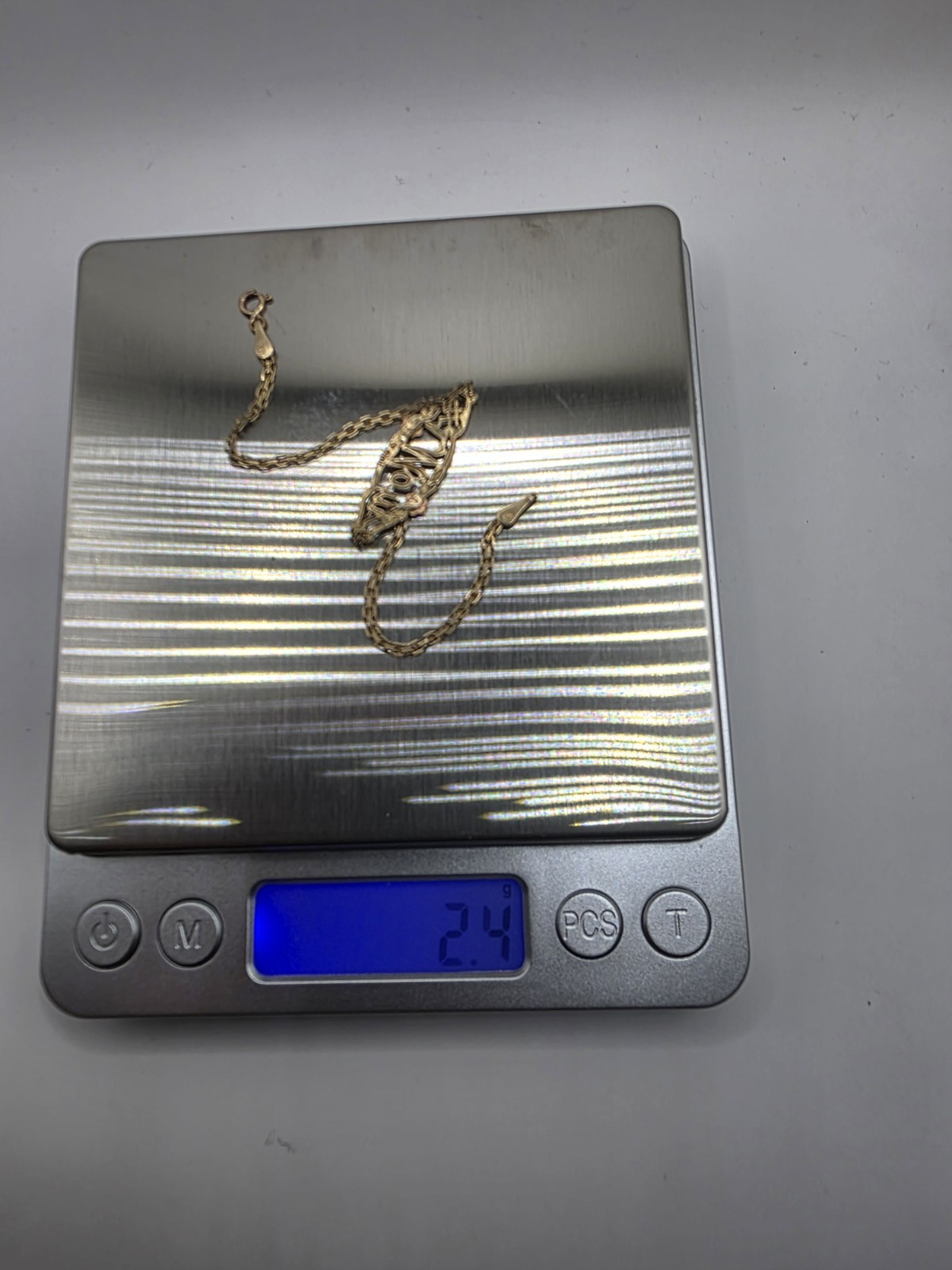 10K Yellow Gold Bracelet ‘MOM’ 2.4 Grams