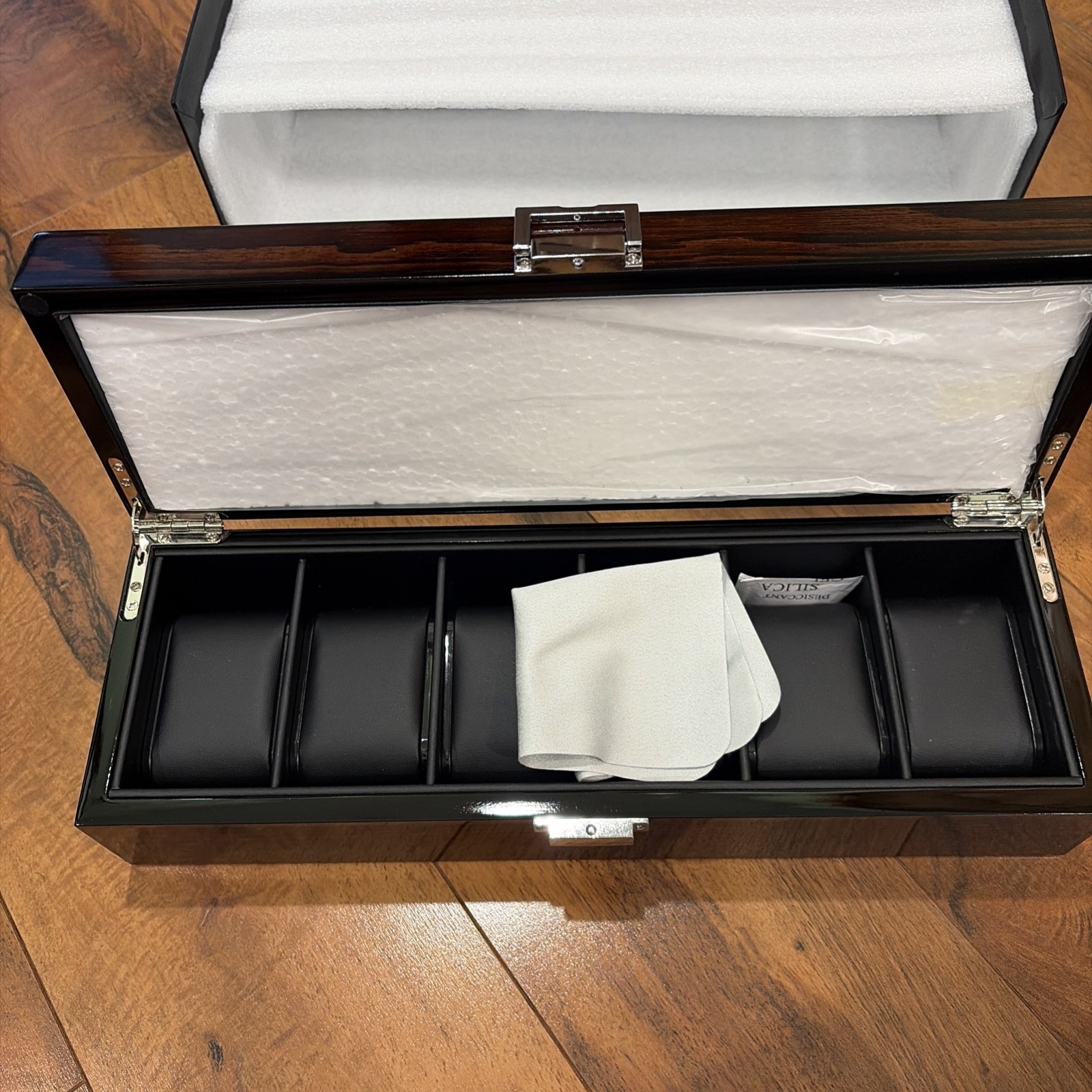 BEWISHOME Watch Box for Men, 6-Slot Wooden 4.53″D x 13.19″W x 3.15″H, Brown