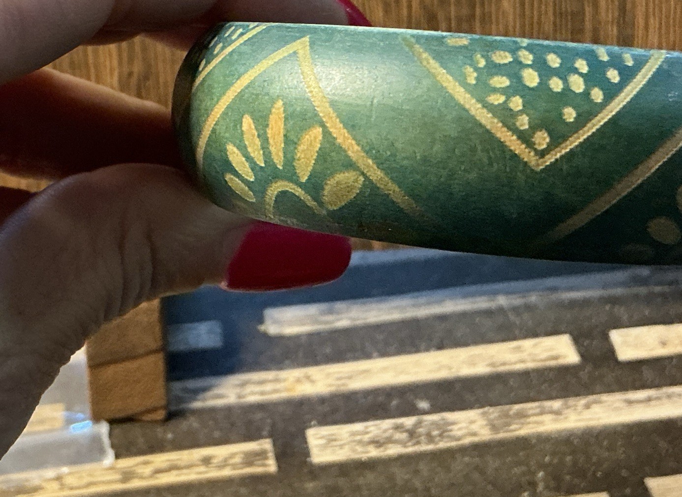 Green Wood Bangle Bracelet Gold Tone Geometric Floral Pattern No Stone