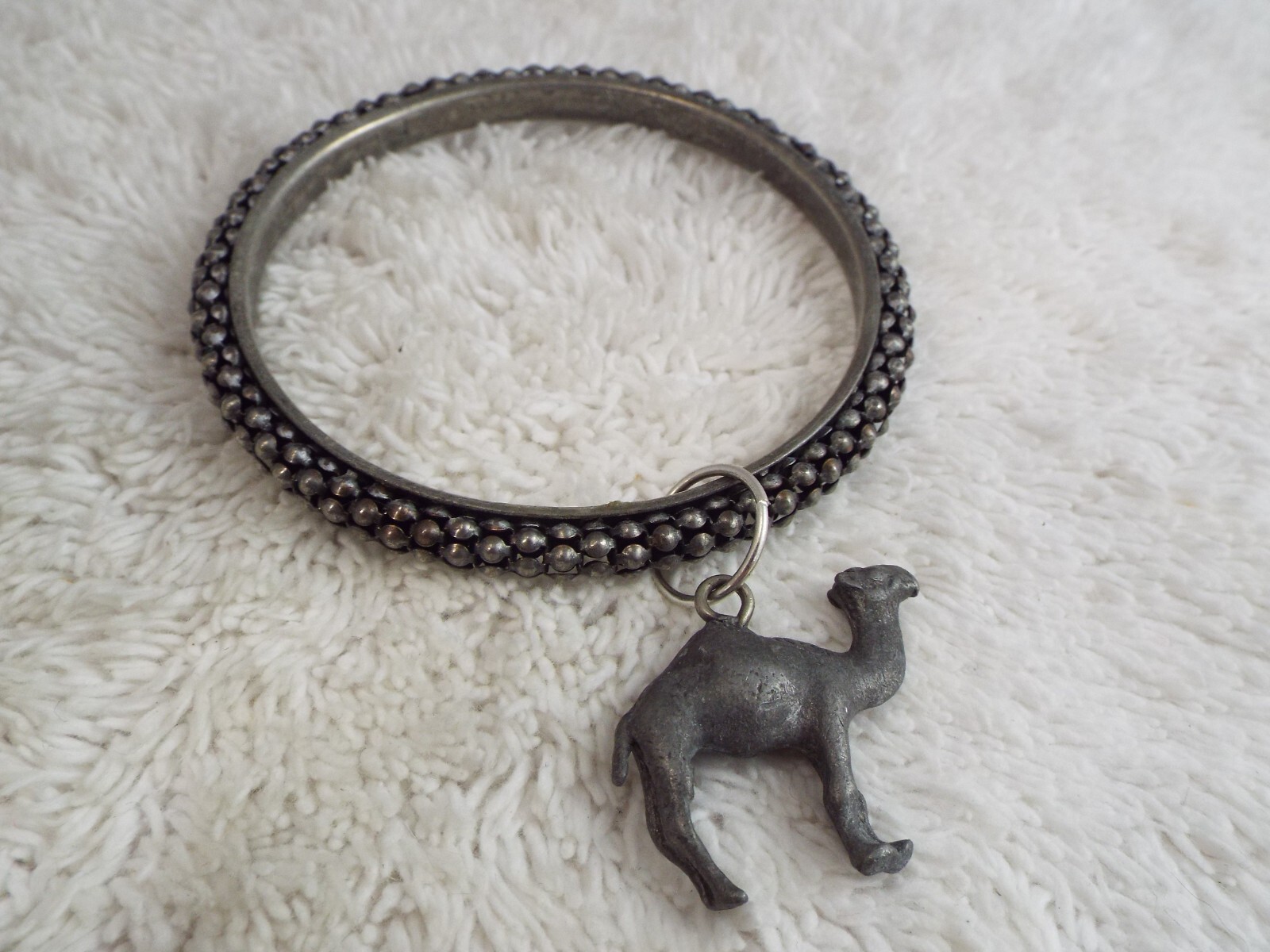 Pewtertone Camel Charm Bangle Bracelet (A44)