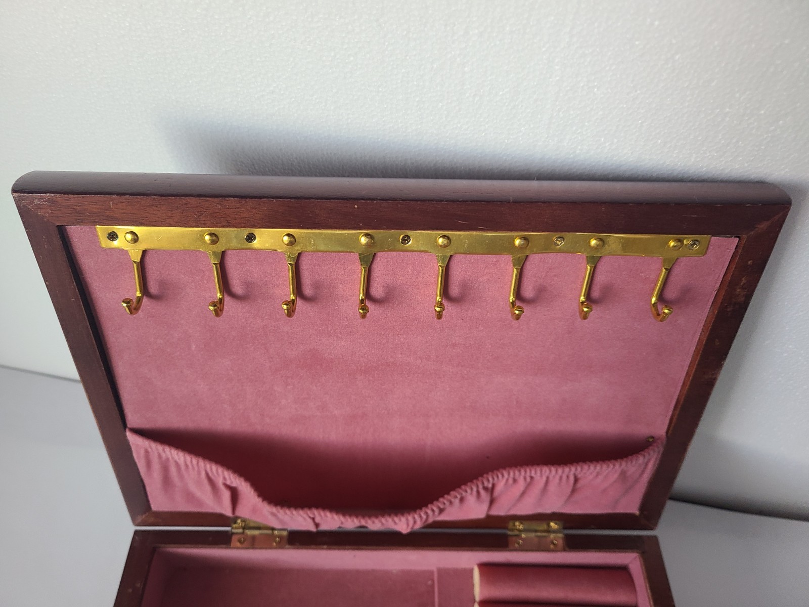 Vintage Floral Tapestry Top Wood Hinged Jewelry Box Pink Velvet Lining READ